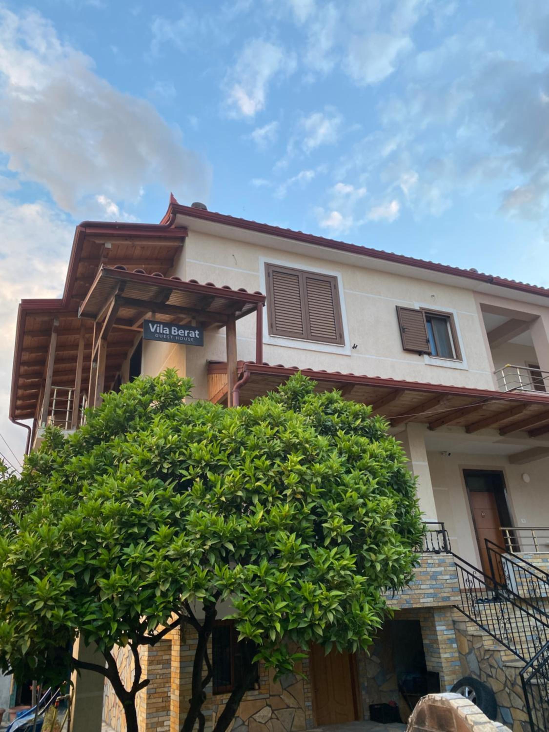 Villa Berat - View of Berat Castle & Traditional Breakfast
