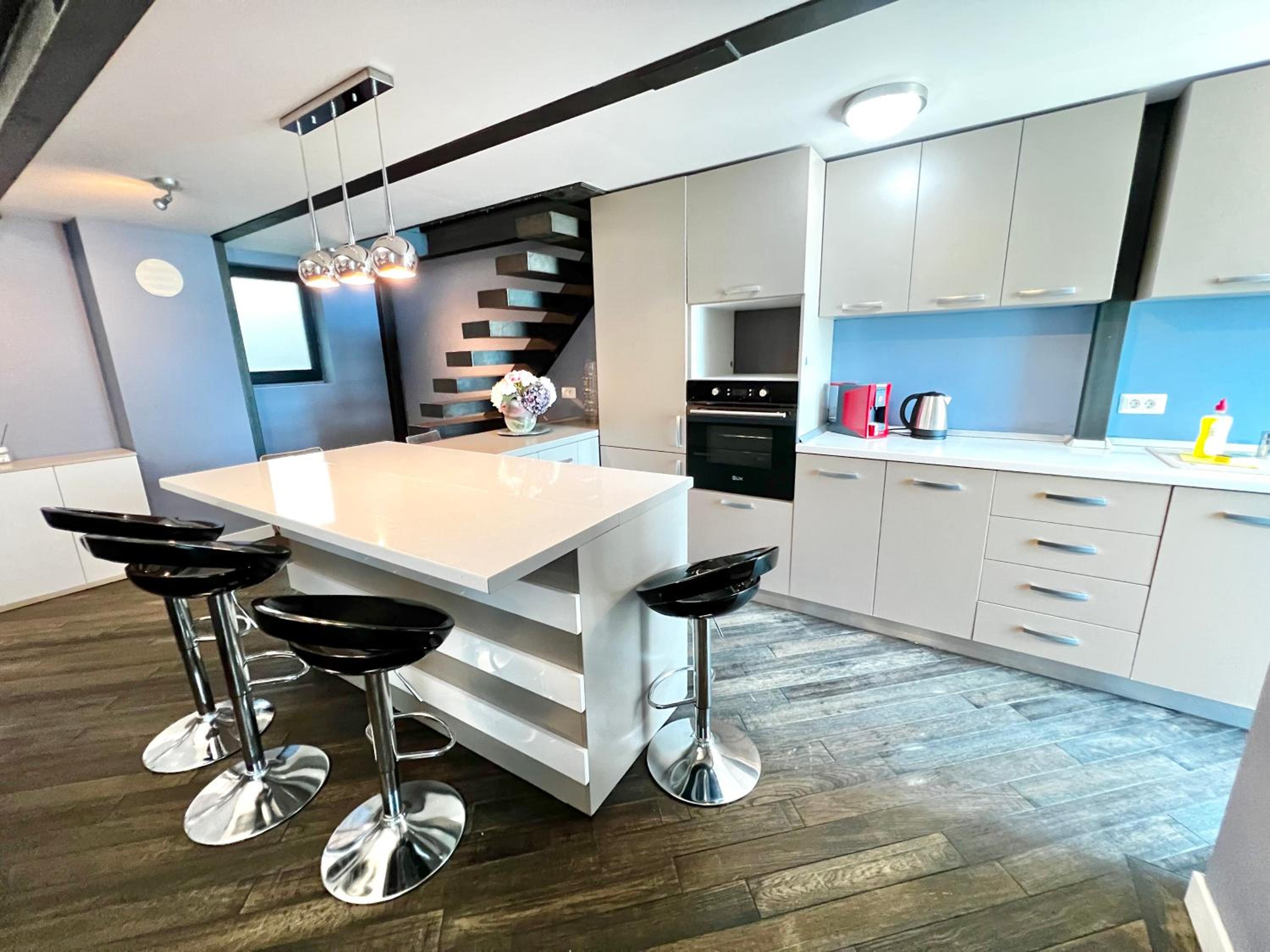 Blue Bike Seaview Apartment & Penthouse