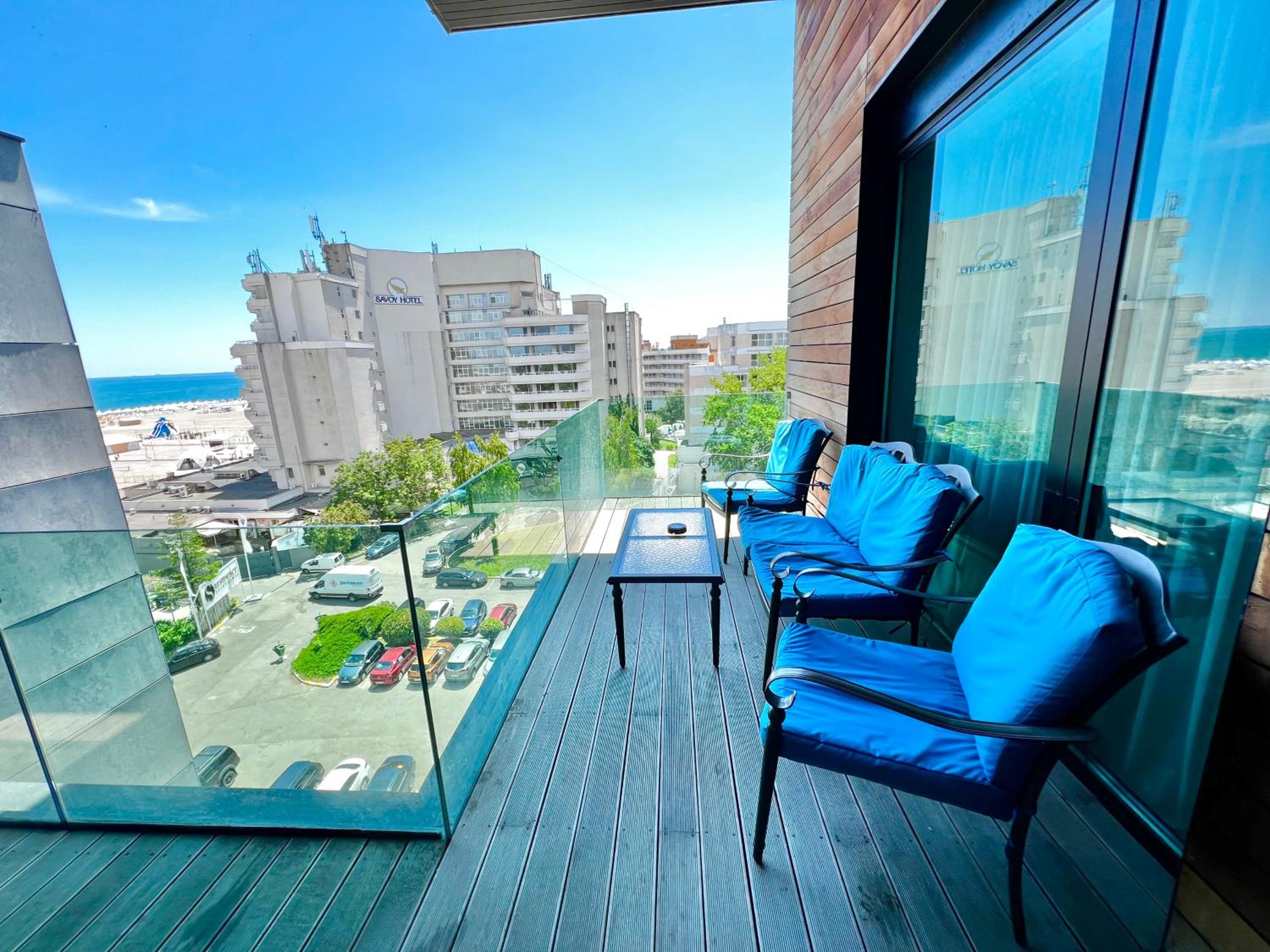 Blue Bike Seaview Apartment & Penthouse
