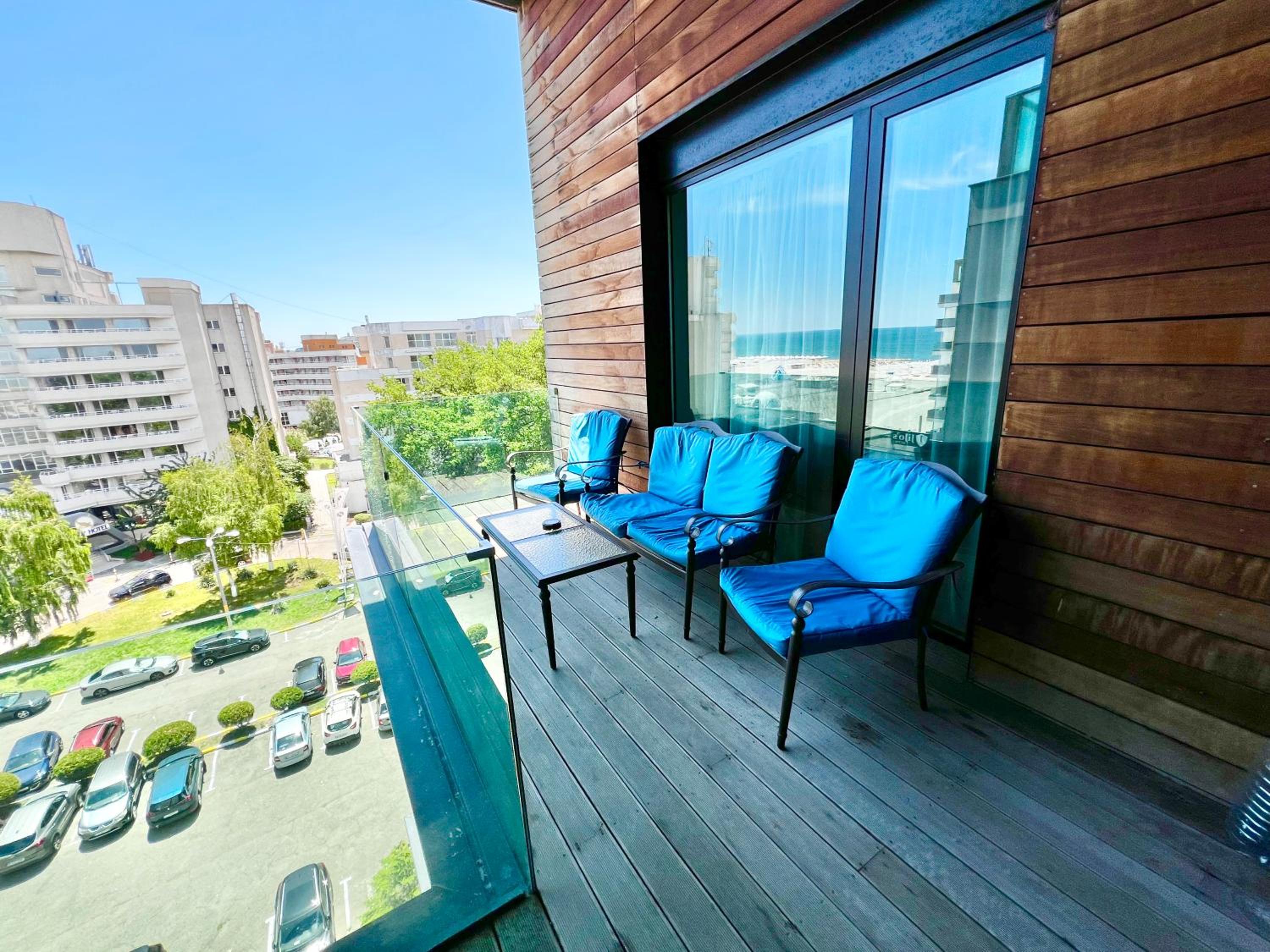 Blue Bike Seaview Apartment & Penthouse