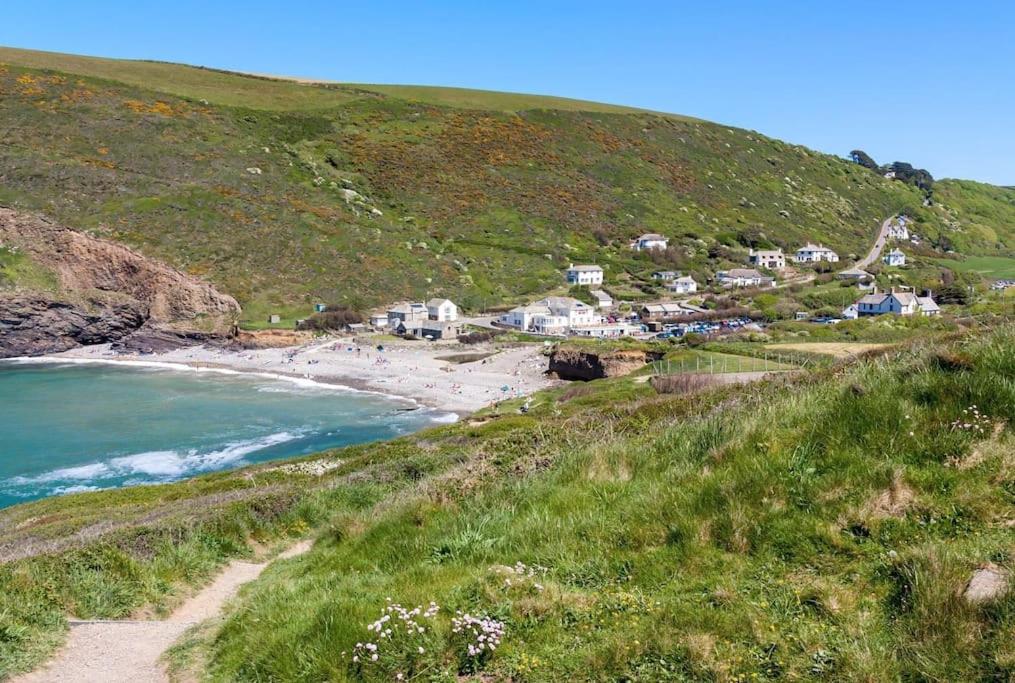 Rusey Cottage at Crackington Haven, near Bude and Boscastle, Cornwall