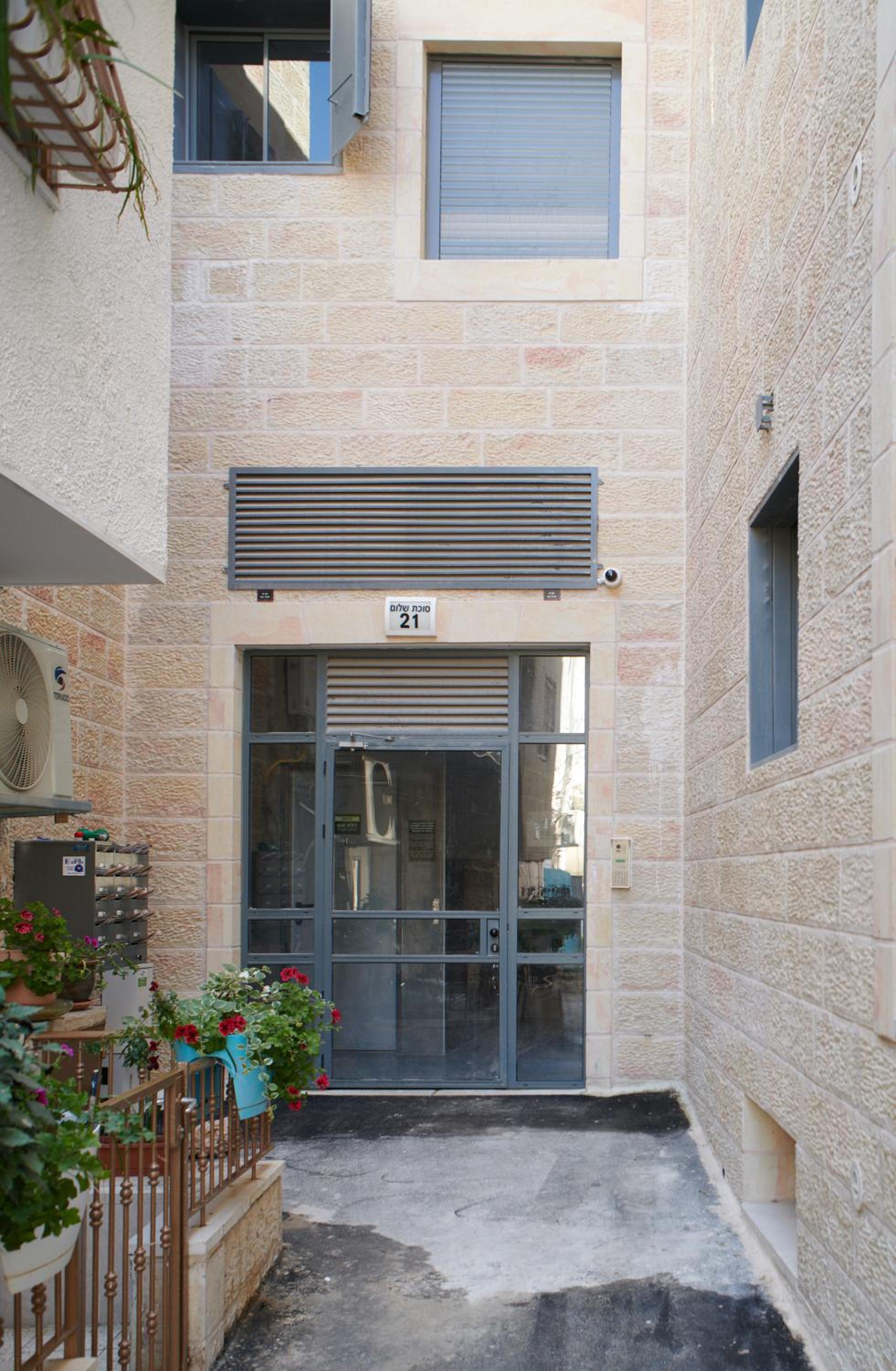 Photo 48