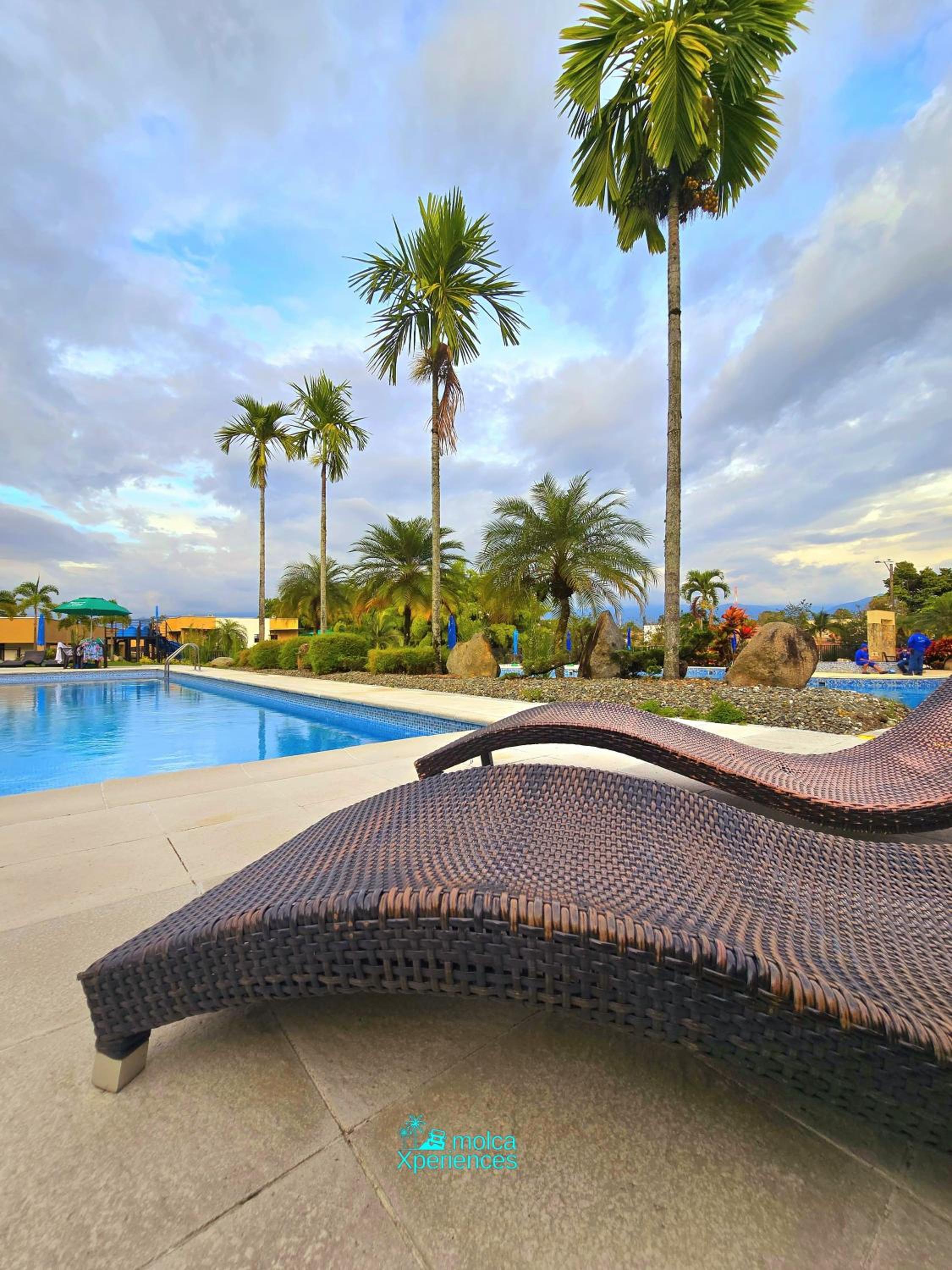 Apartamentos PRIVADOS 2 - 3 Habitaciones 4 Piscinas, 3 Jacuzzi, Sauna Cerca Aeropuerto Eden y Parque del Cafe By Molca Travel