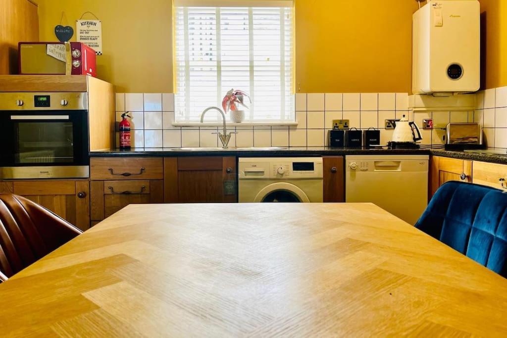 Dog Holiday, Seafront, Spacious Ground Floor view 5
