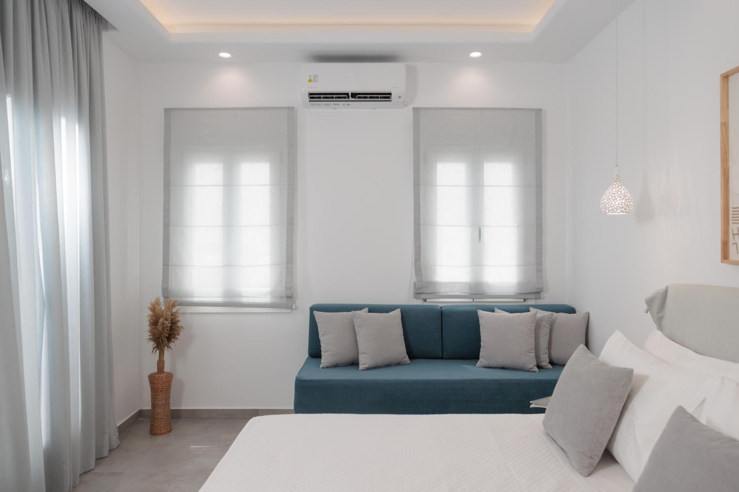 Agia Anna Living