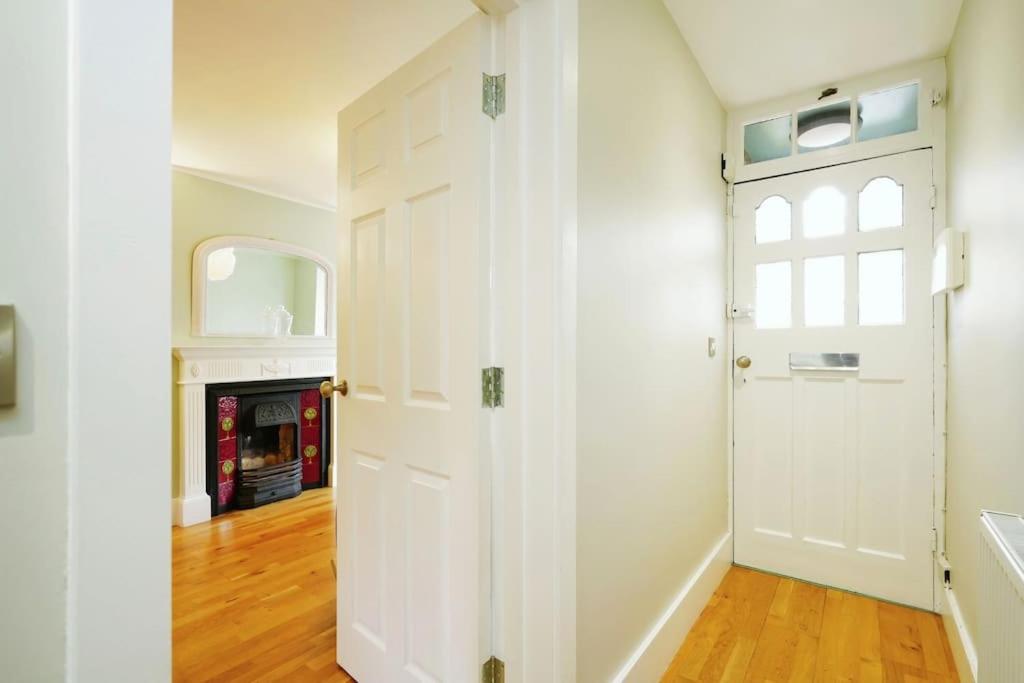 Stunning, newly renovated, Edwardian townhouse view 3