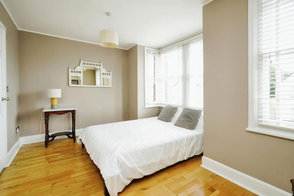 Stunning, newly renovated, Edwardian townhouse view 5