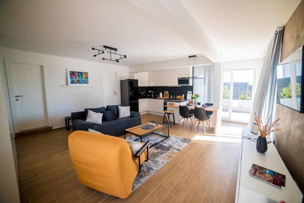 Apartman 76 - Modern Apartment with On-Site Private Parking view 4