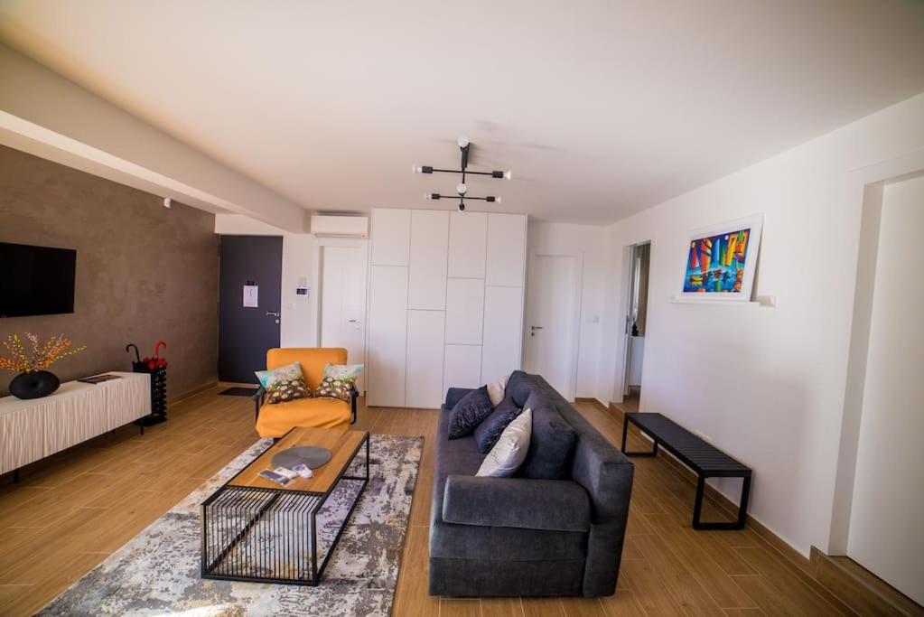 Apartman 76 - Modern Apartment with On-Site Private Parking view 5
