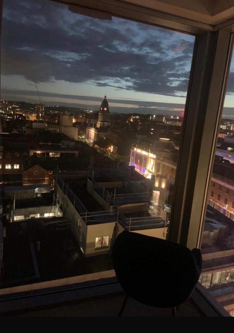 Award Winner of 2026 &2025 traveller & Best guest rated apartment, two bedroom, #1 Leeds city centres most central location, Great 180 degree views,balcony view 4