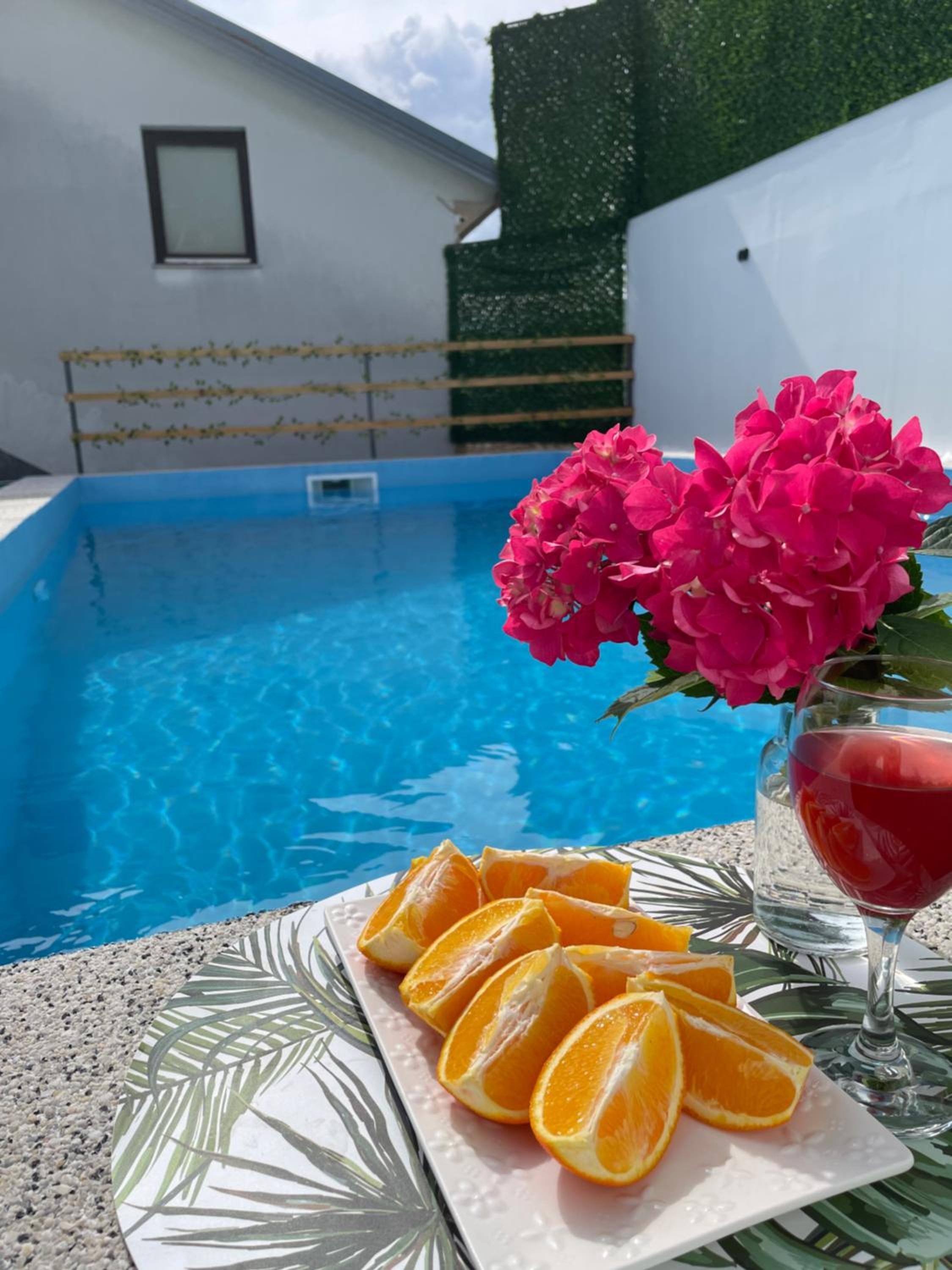 Hills Holiday House