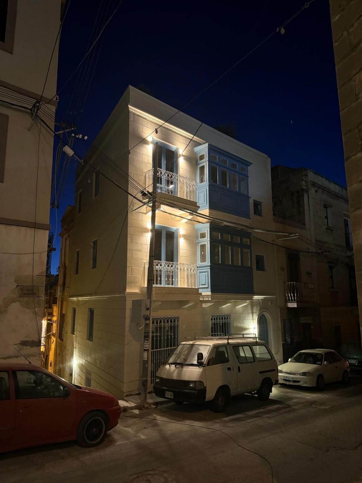 Duplex Modern House , Centrally located photo 1