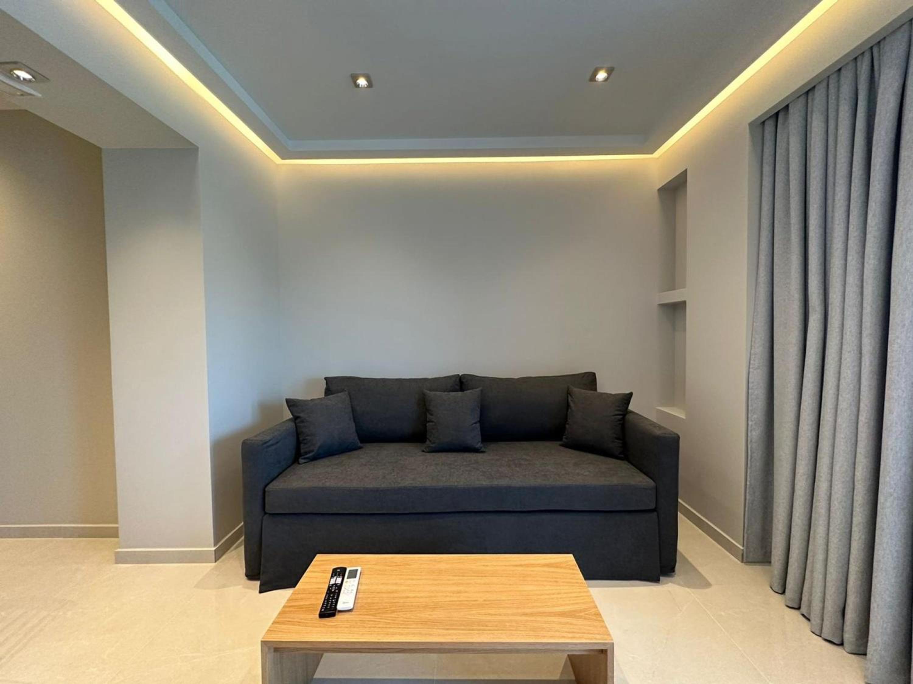 Elpida Luxury Apartments Suites