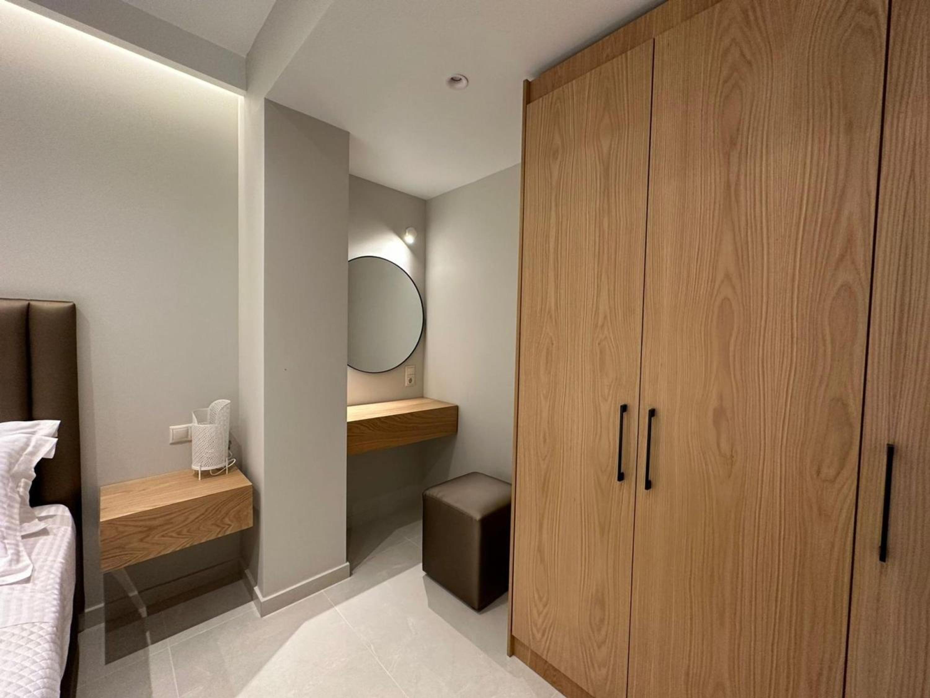 Elpida Luxury Apartments Suites
