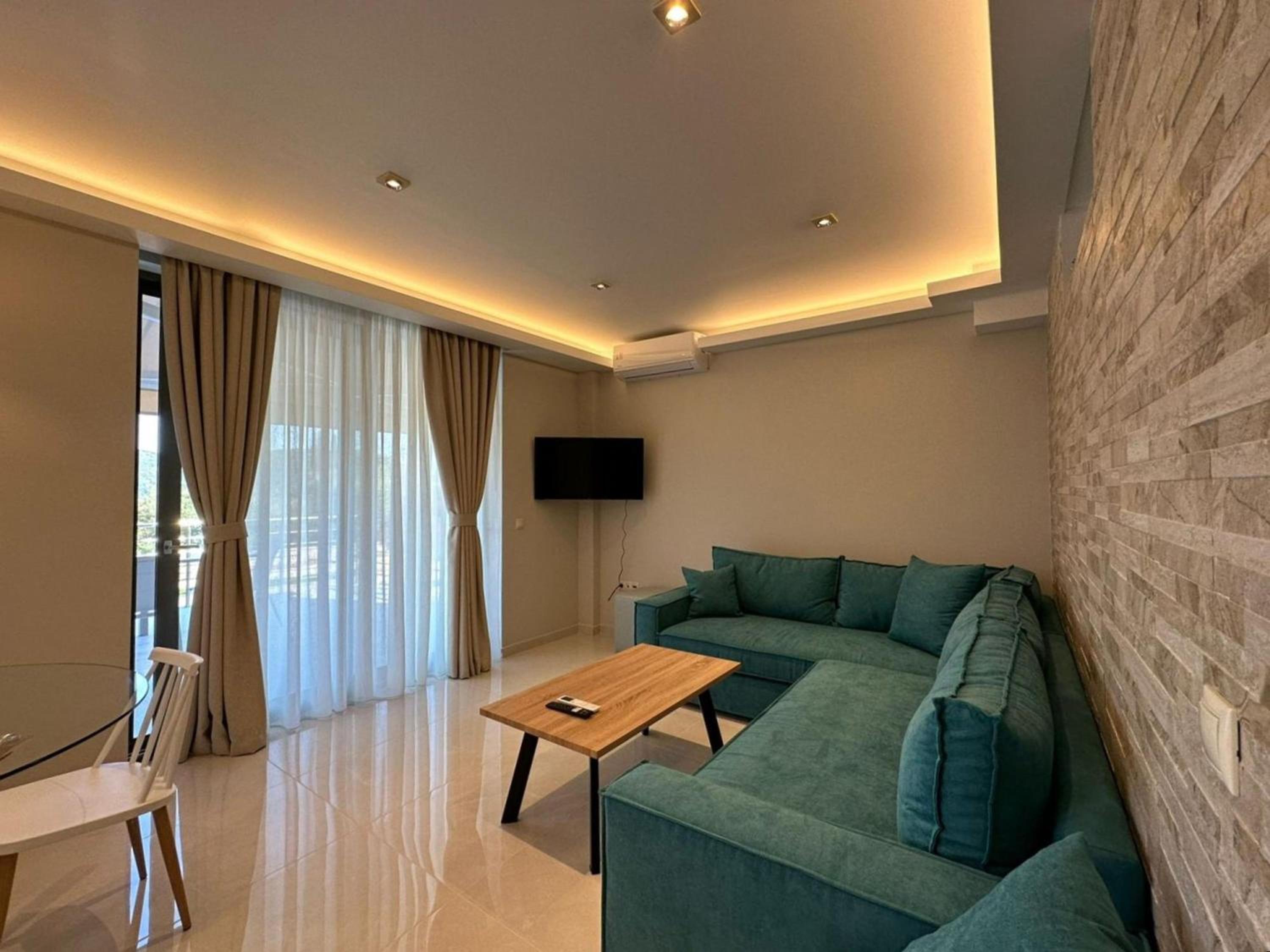 Elpida Luxury Apartments Suites