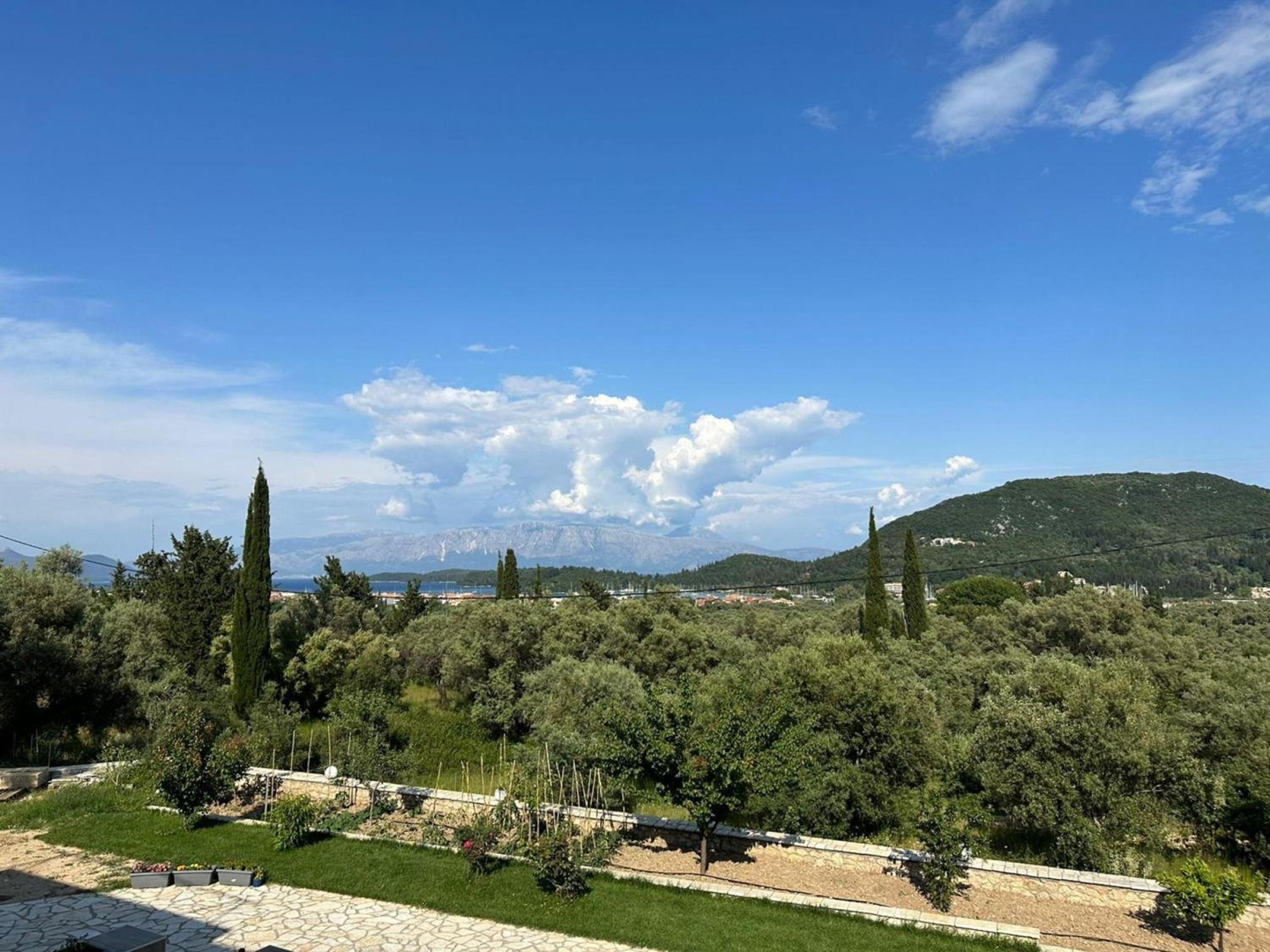 Elpida Luxury Apartments Suites