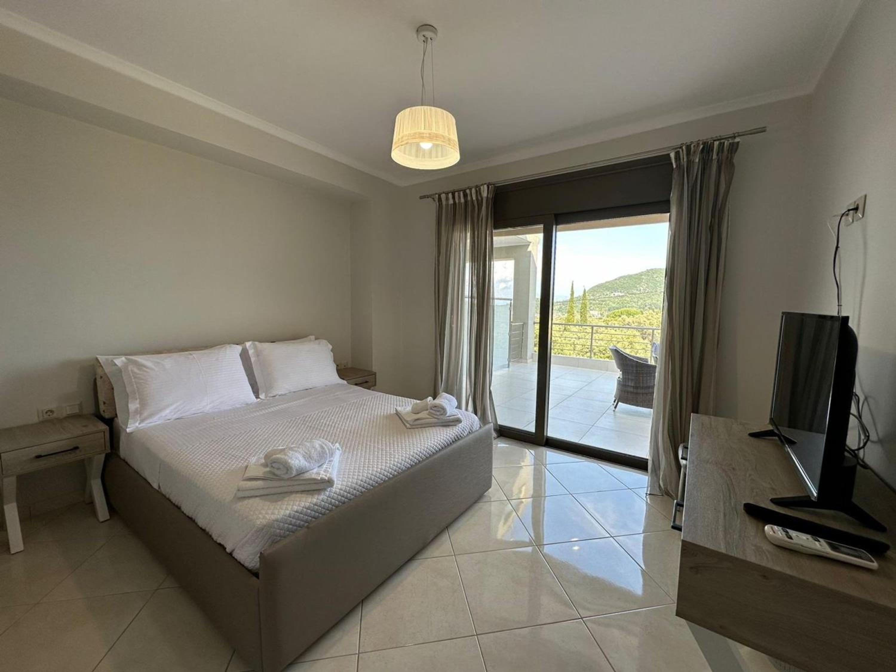 Elpida Luxury Apartments Suites