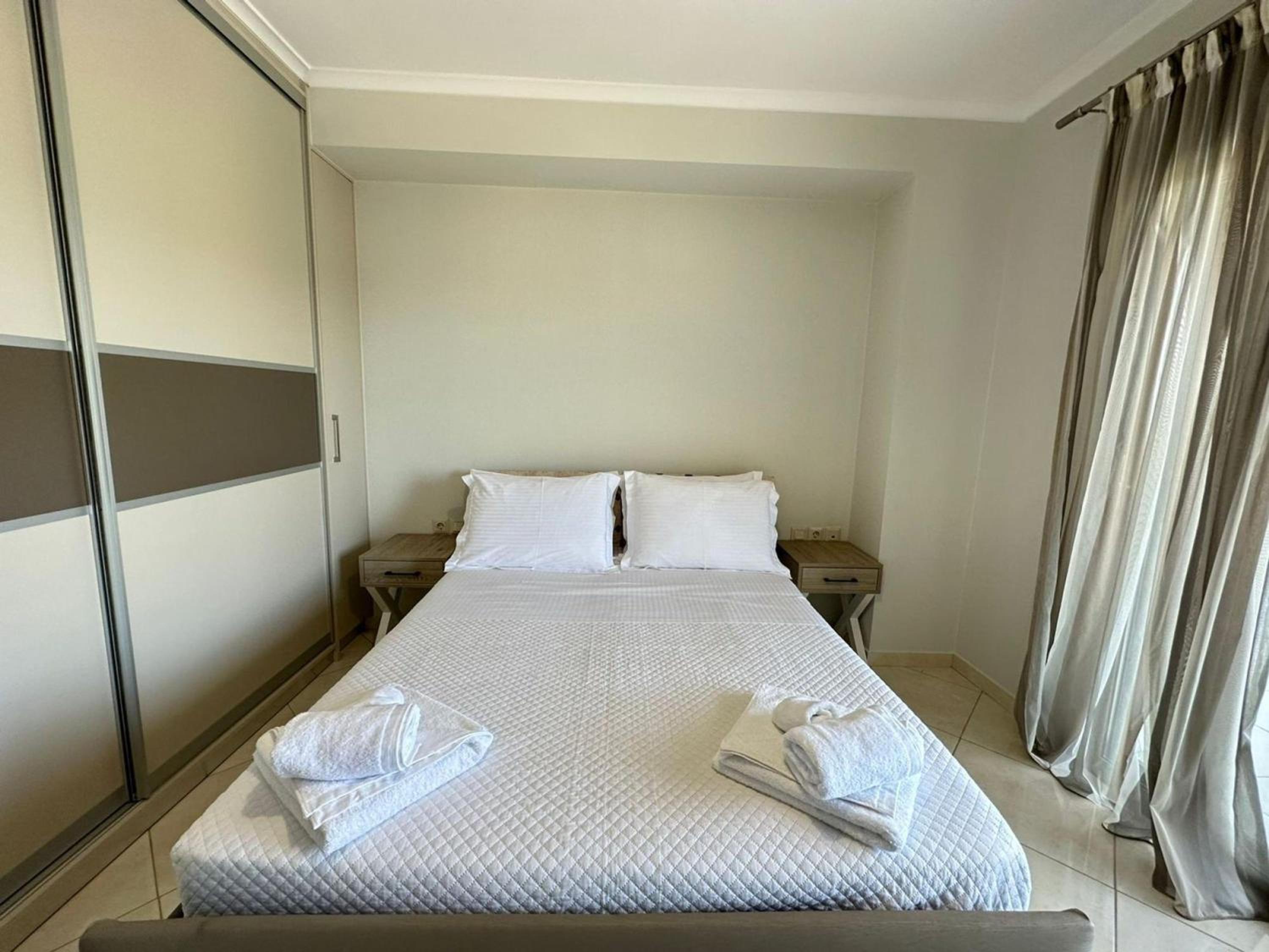 Elpida Luxury Apartments Suites