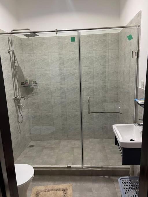 Spacious 2 bedroom apartment view 4