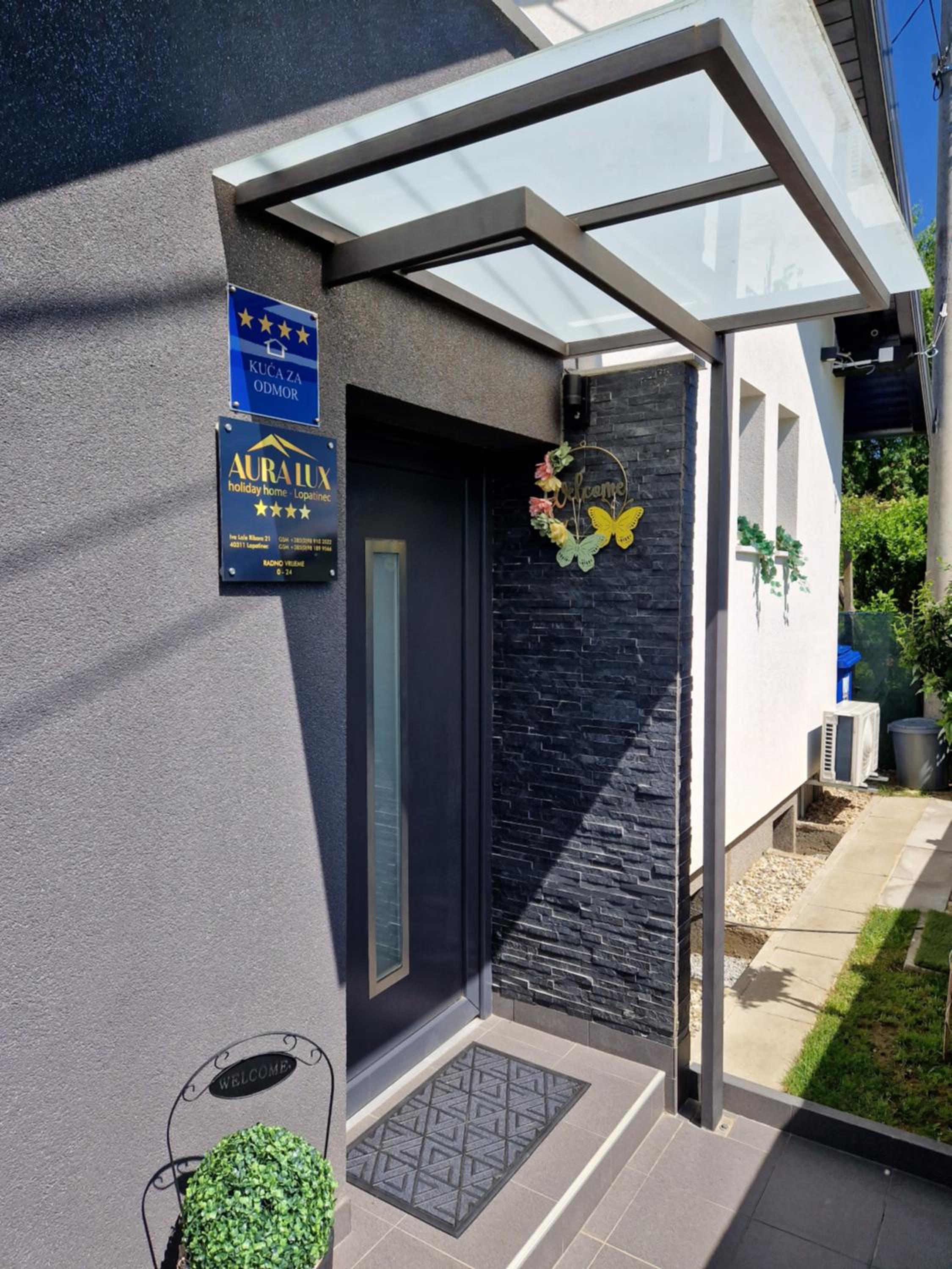 Aura Lux Holiday Home with Pool view 3
