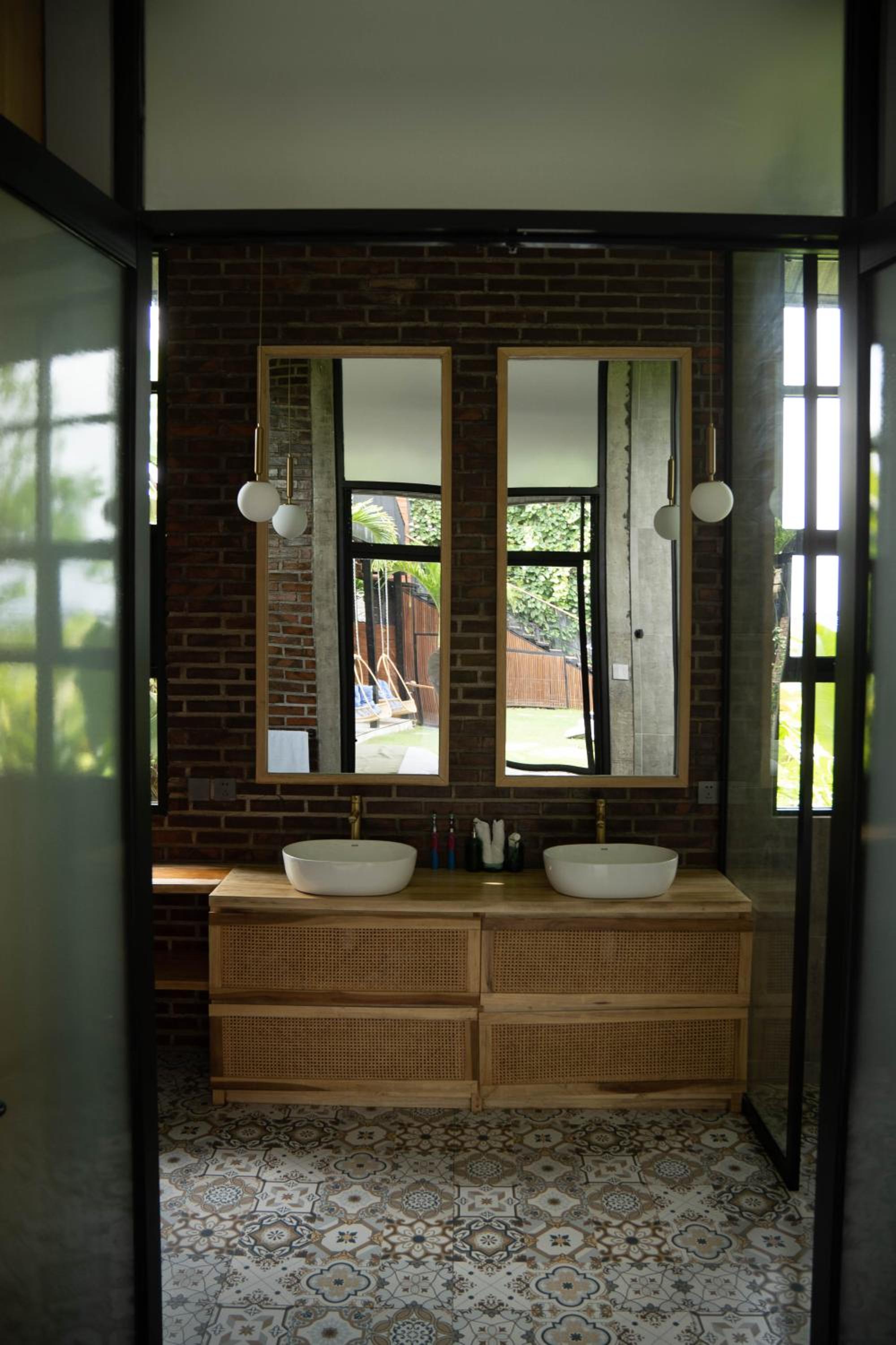 Photo 9