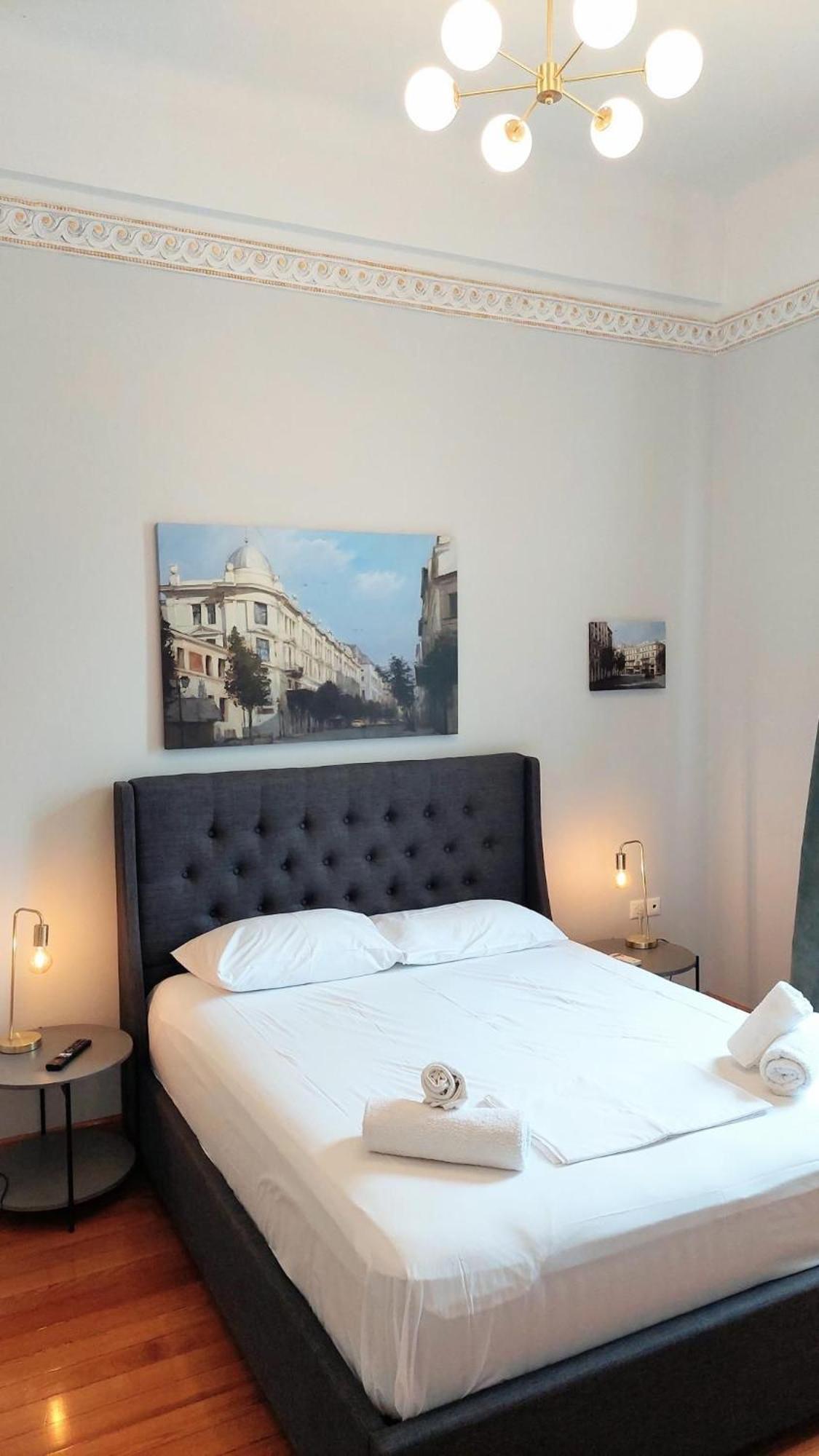 Elegant apartment under the Acropolis