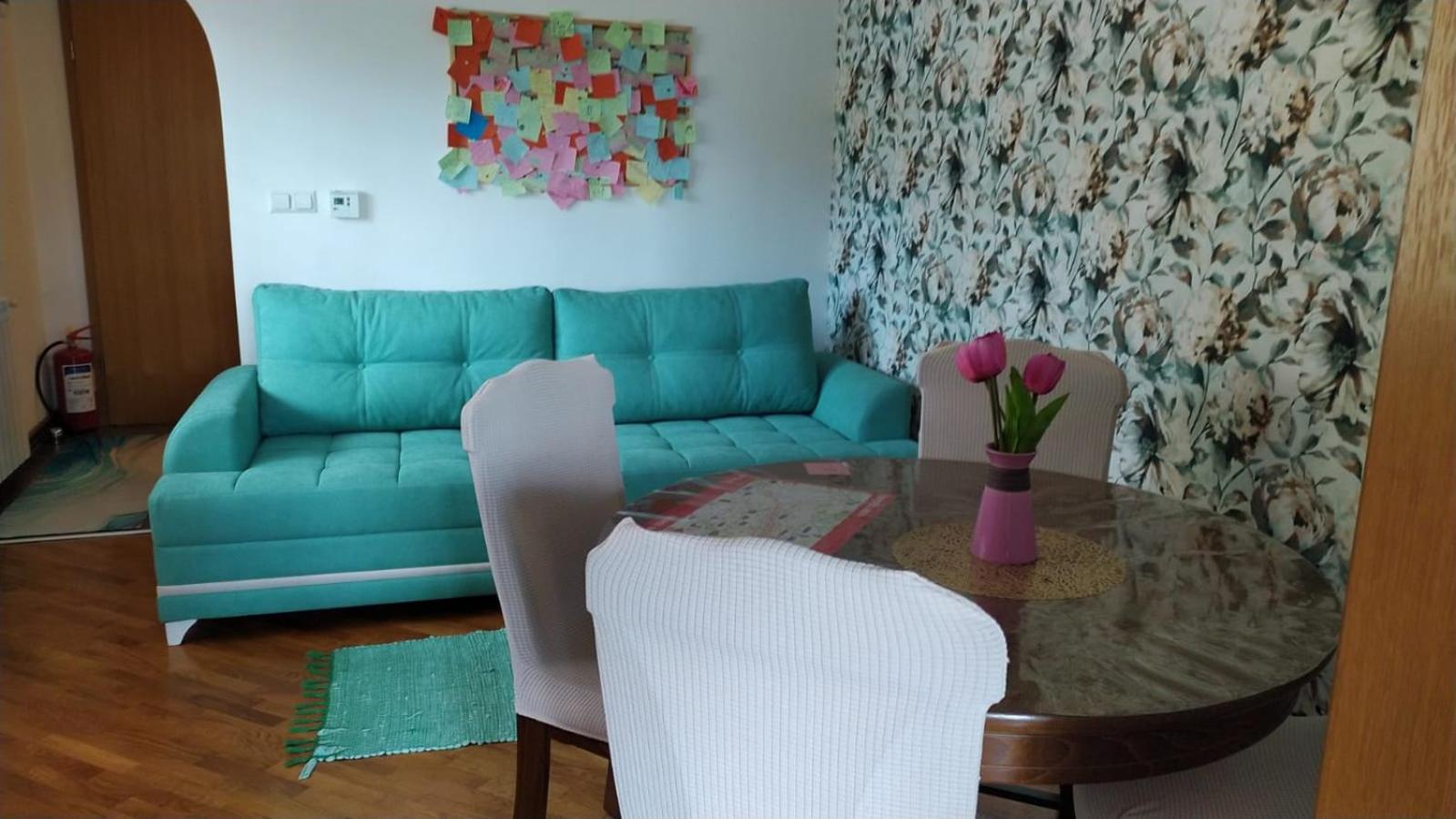 Apartman sa garažom i internetom