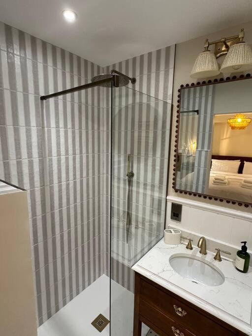 Idyllic 2Bed 2Bath Apartment