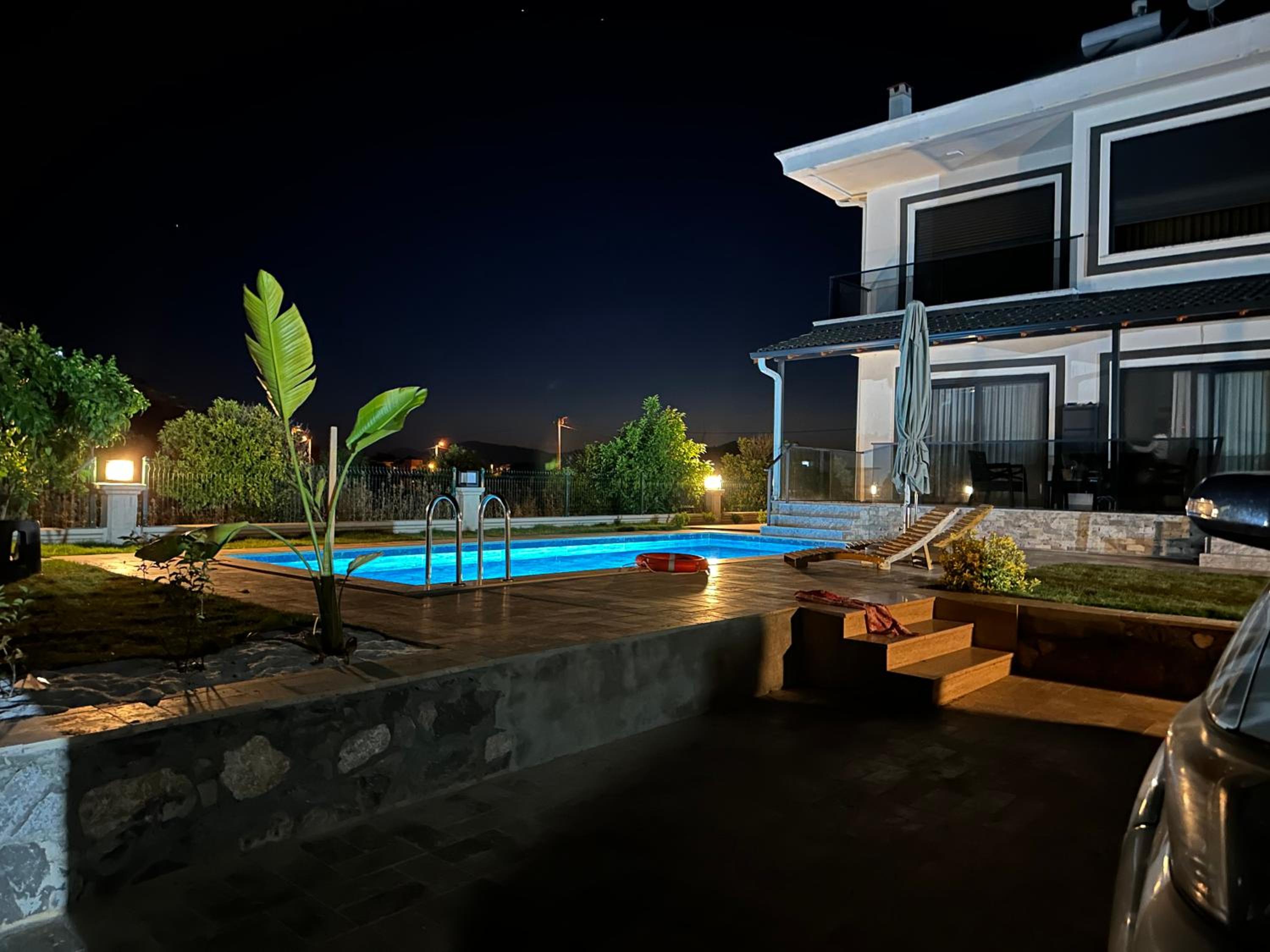 Villalakehouse