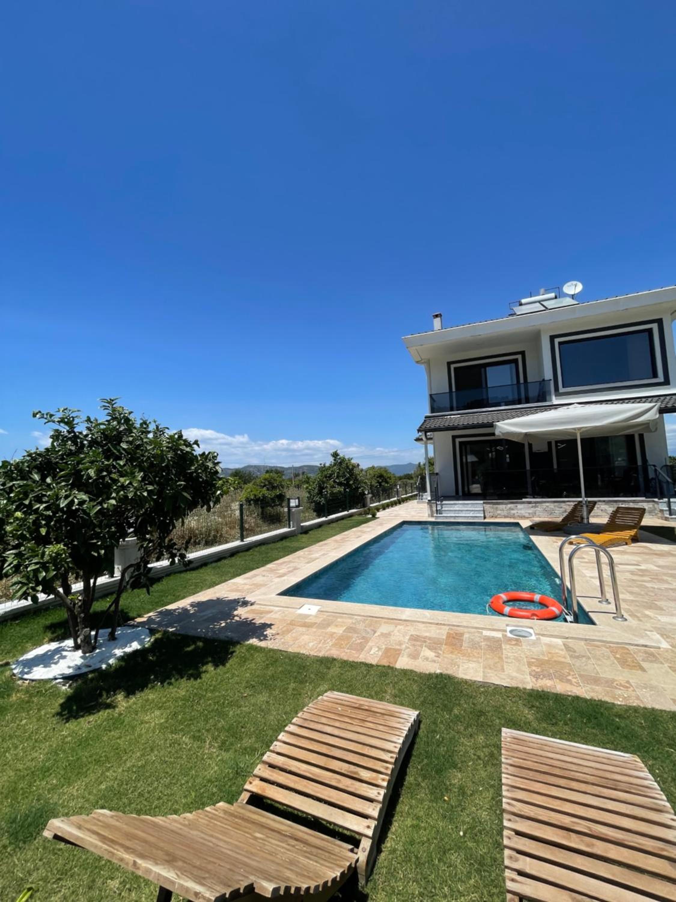 Villalakehouse