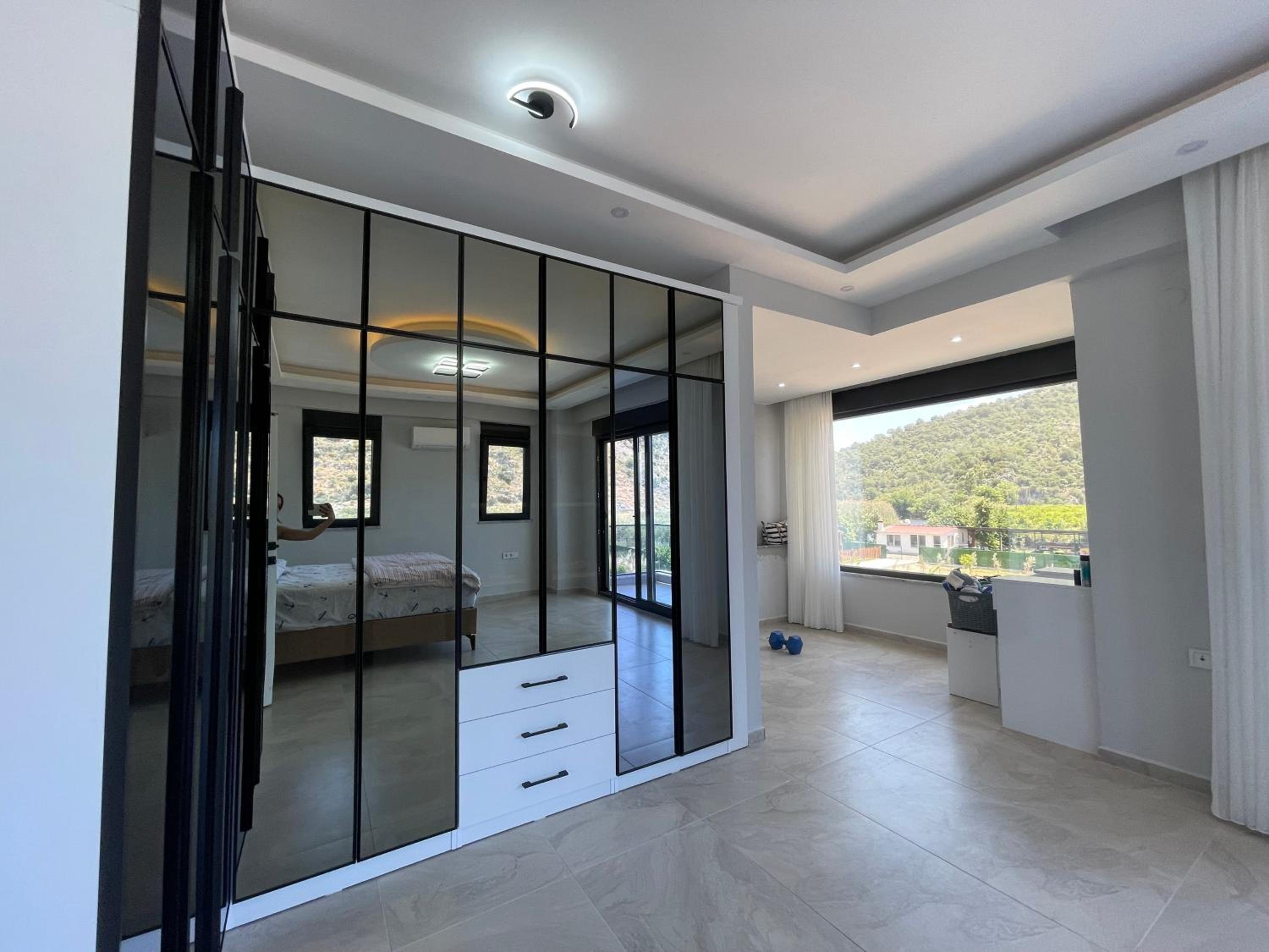 Villalakehouse