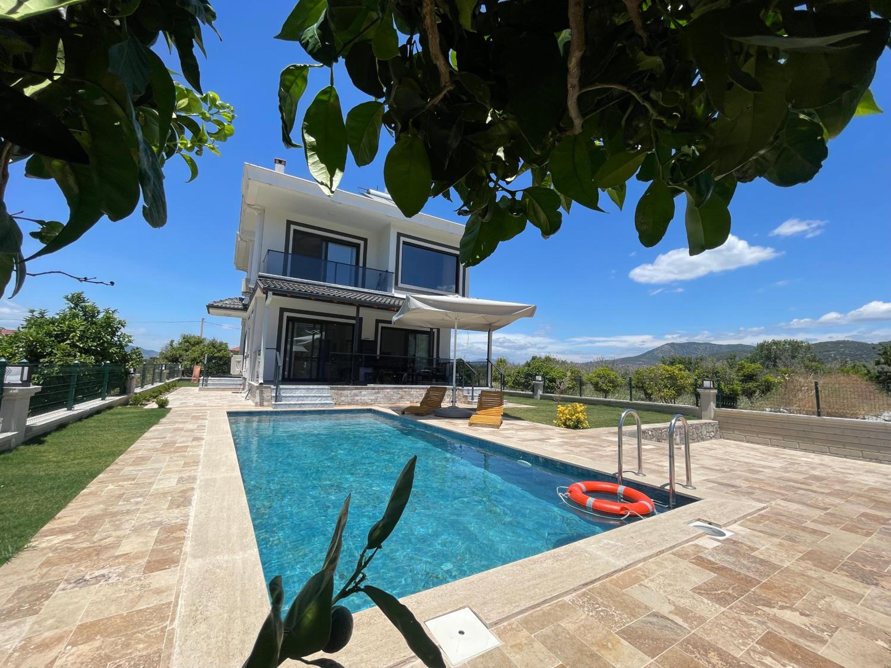 Villalakehouse
