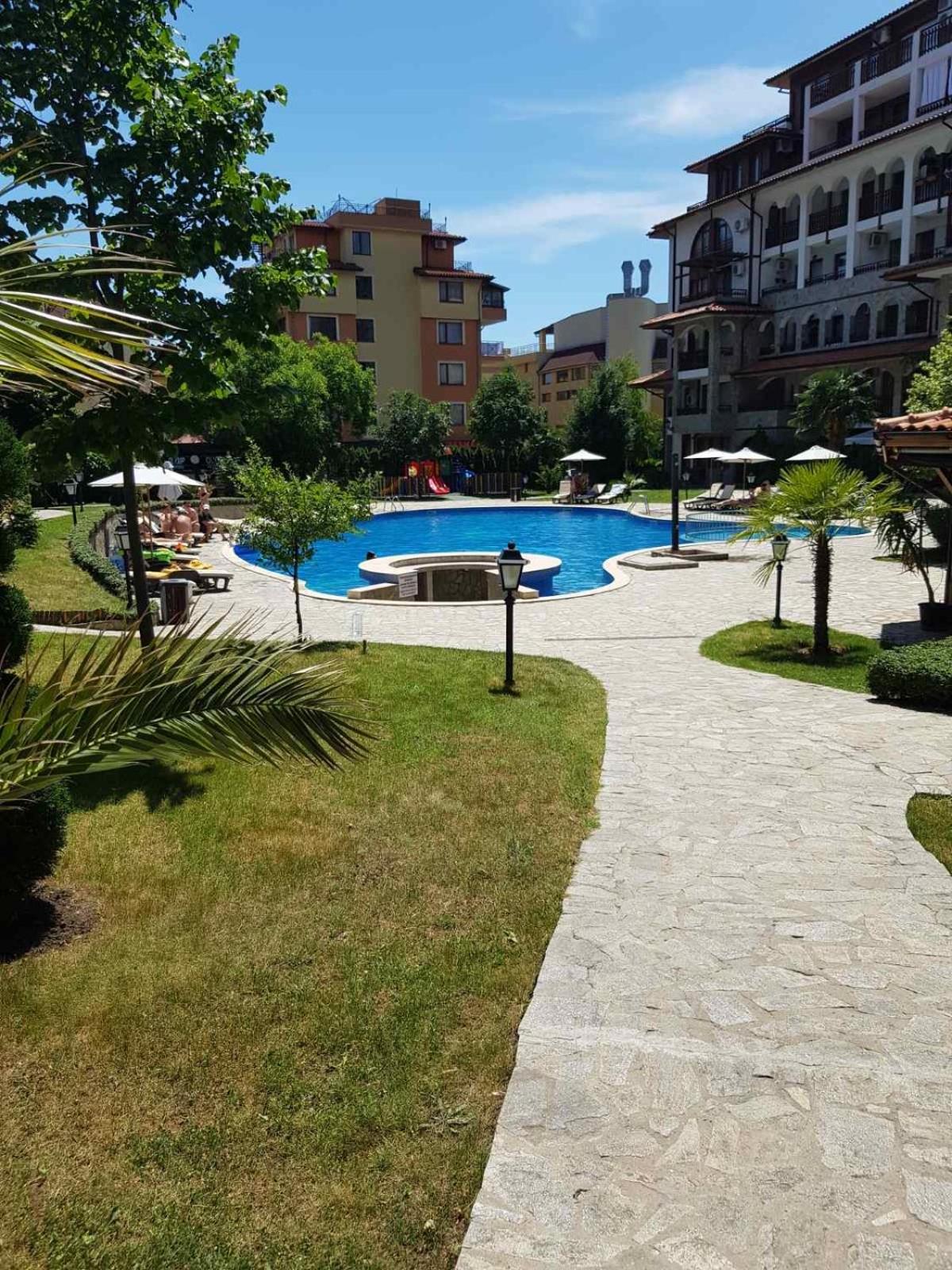 Quiet apartment in Olymp