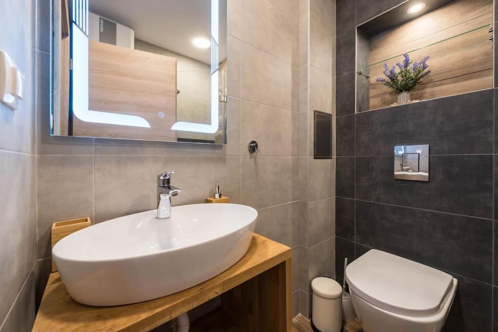 Azur Deluxe Apartment
