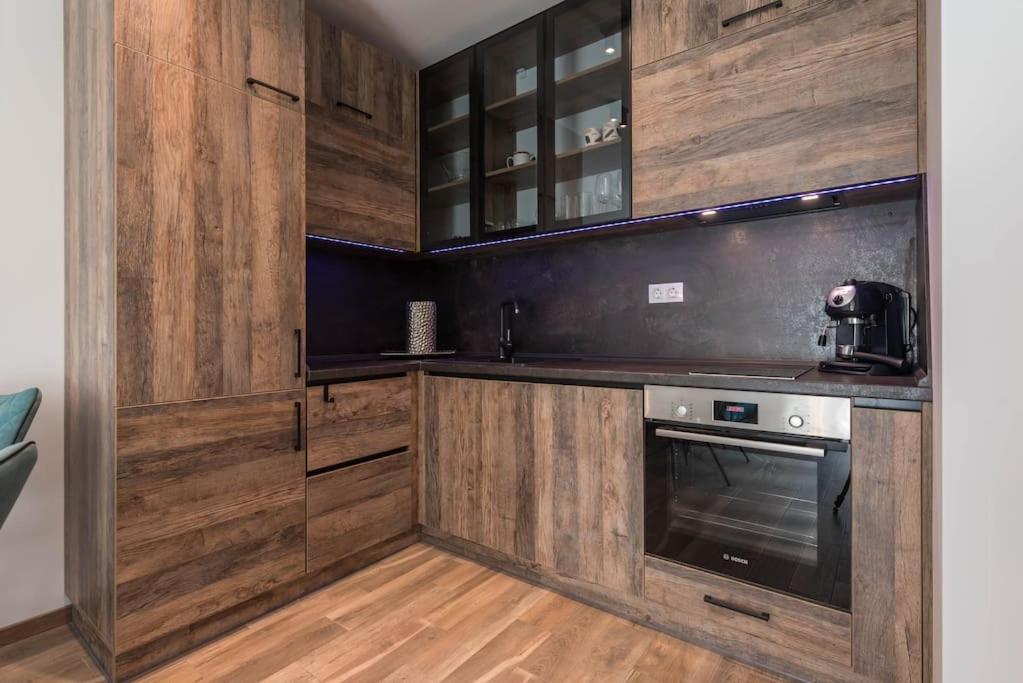 Azur Deluxe Apartment