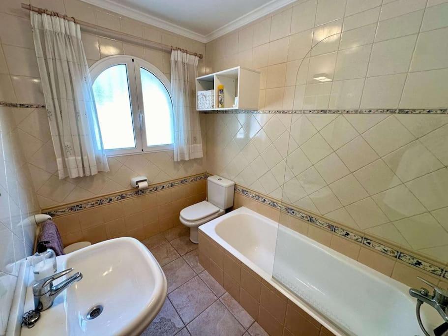 3 Bedroom villa, walking distance to Moraira view 4