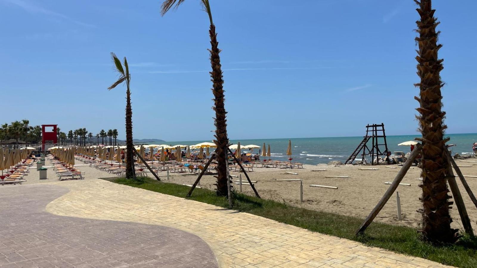 Family Beach 100 Square Metres Apartment