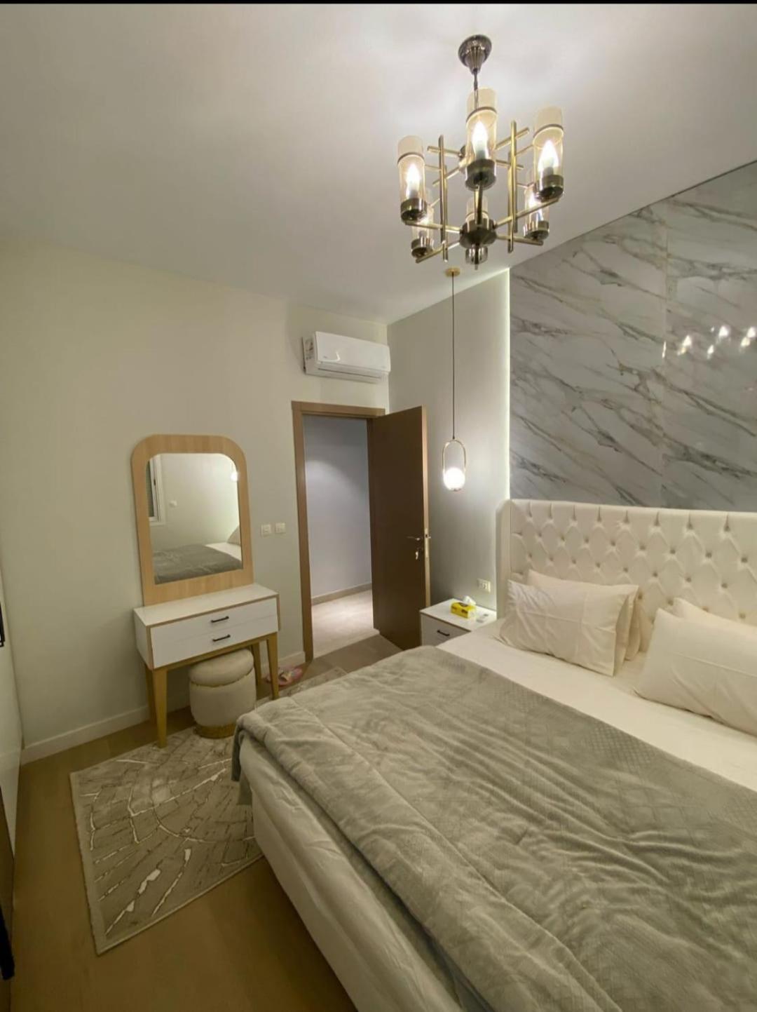 Mivida boulevard apartment with pool
