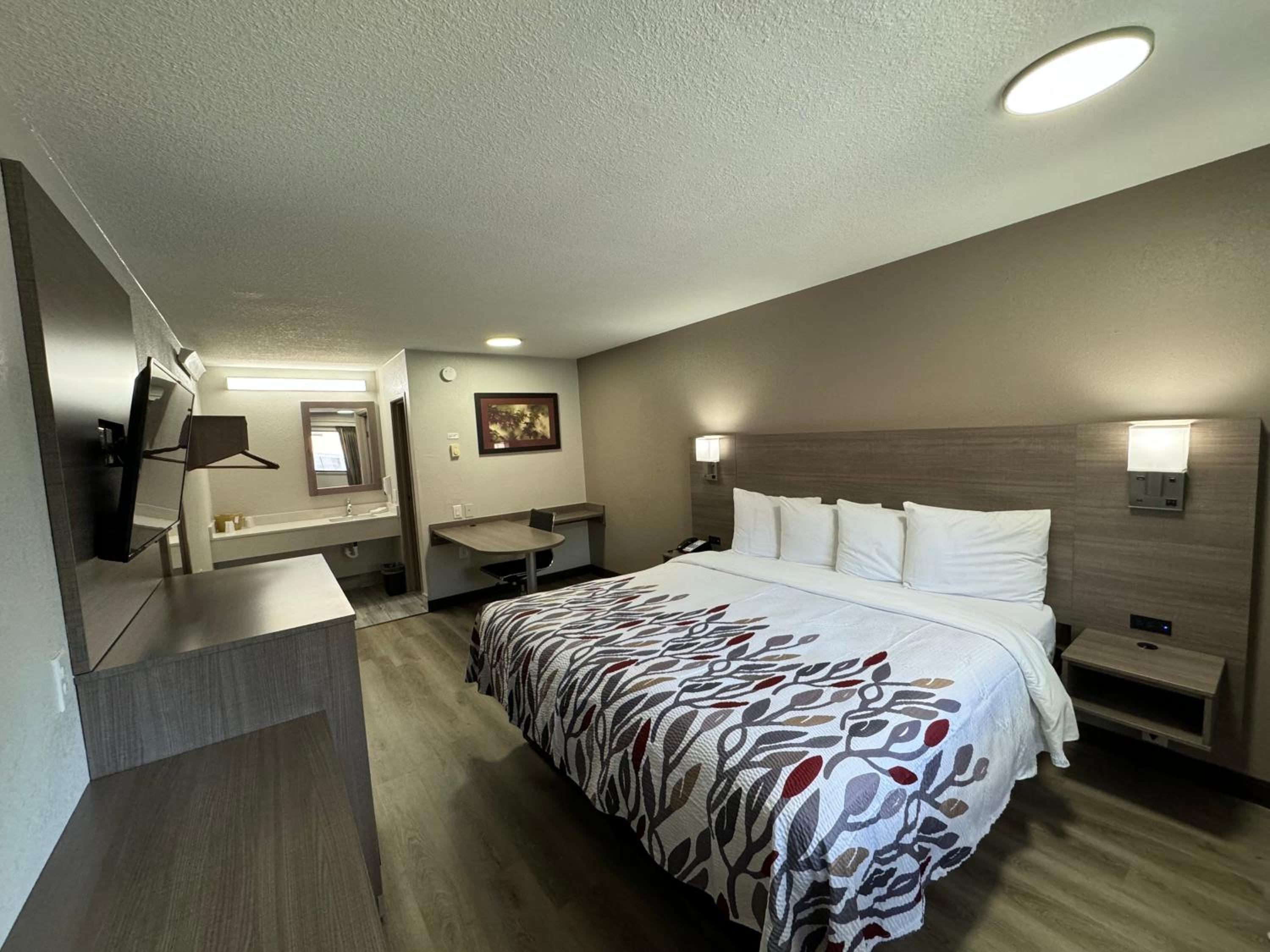 Red Roof Inn Greenville - Image 3