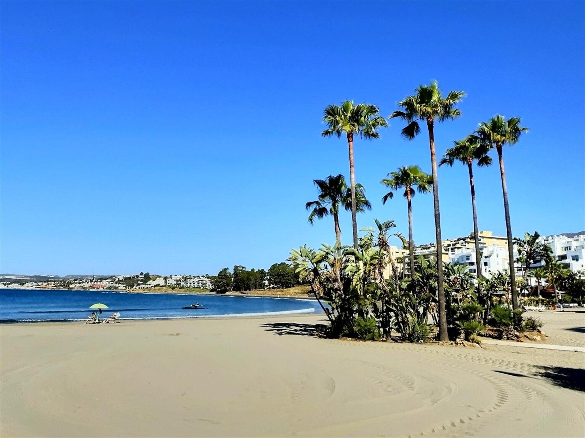 Two bedroom apartment moments from the Cristo beach Estepona photo 3