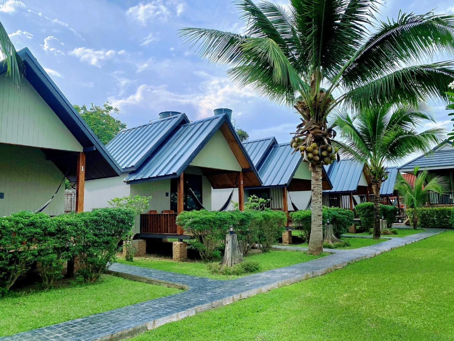 Pai Nam Now