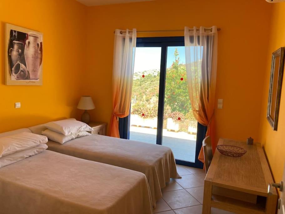 Villa Thea,Plaka with sea & mountain views view 5