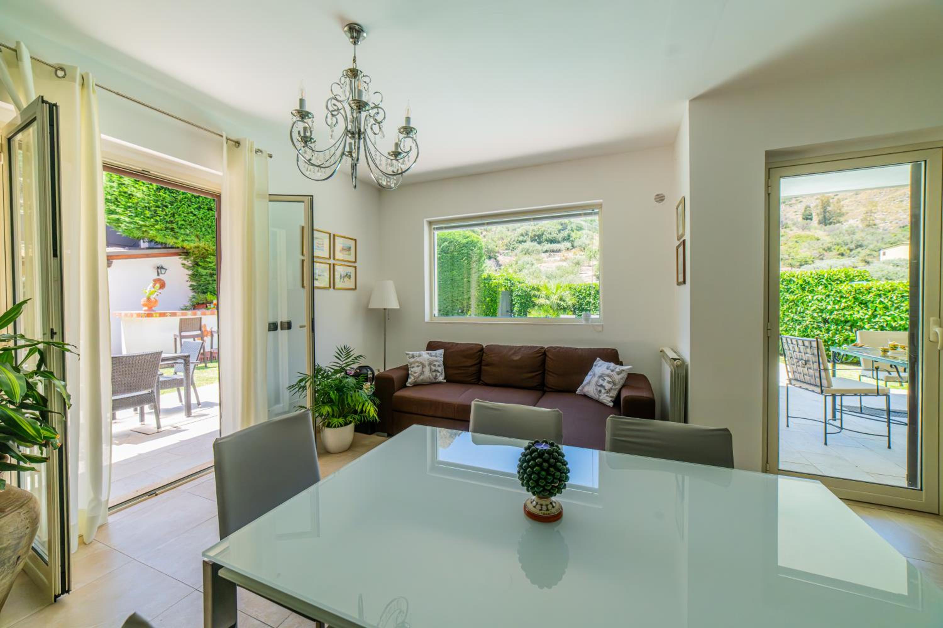 Villa Almond view 4