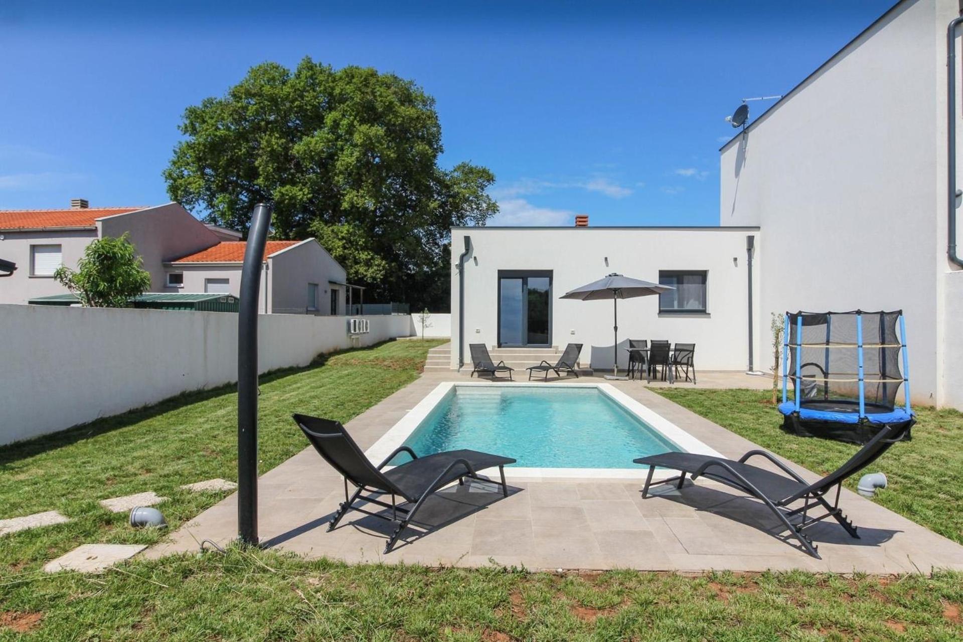 Ferienhaus mit Privatpool für 11 Personen ca 250 qm in Šišan, Istrien Südküste von Istrien view 2