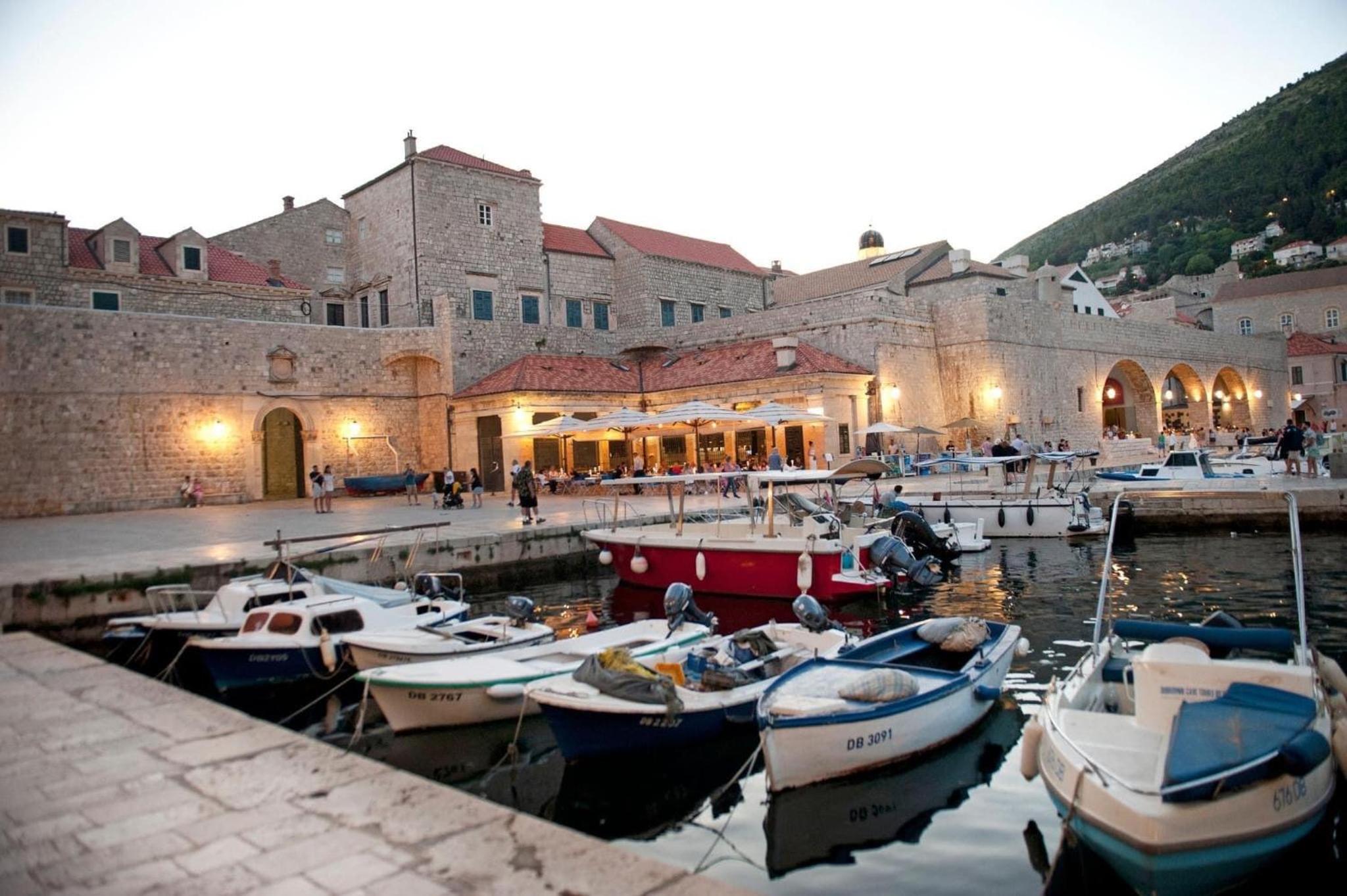 Old Town Casa Nevia- Deluxe Holiday Home in Dubrovnik with Stunning Views