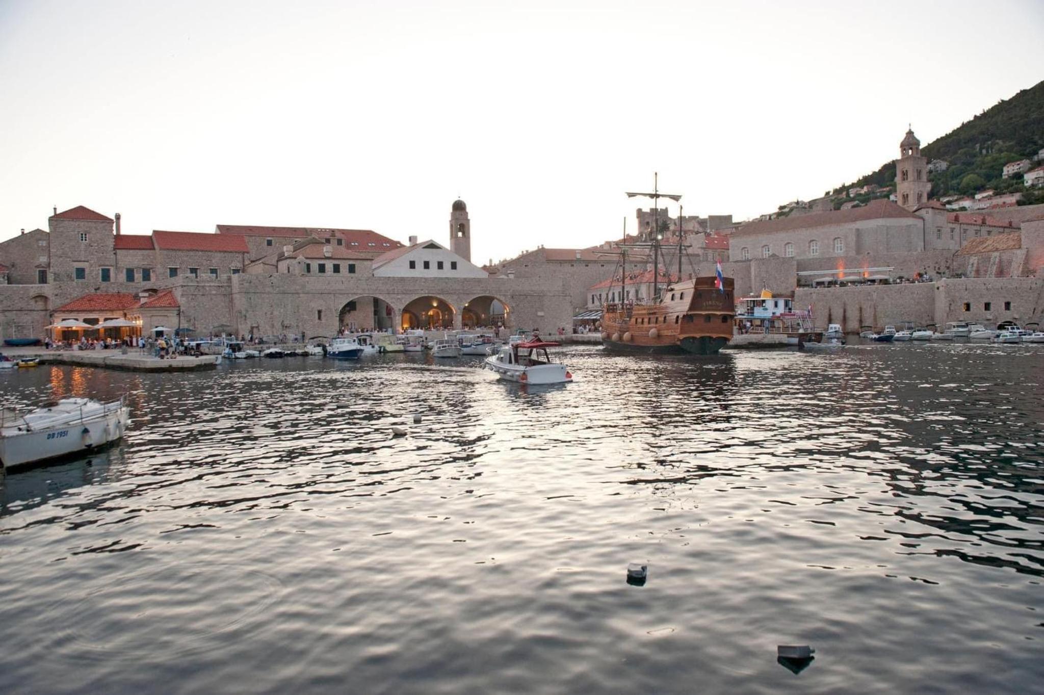 Old Town Casa Nevia- Deluxe Holiday Home in Dubrovnik with Stunning Views