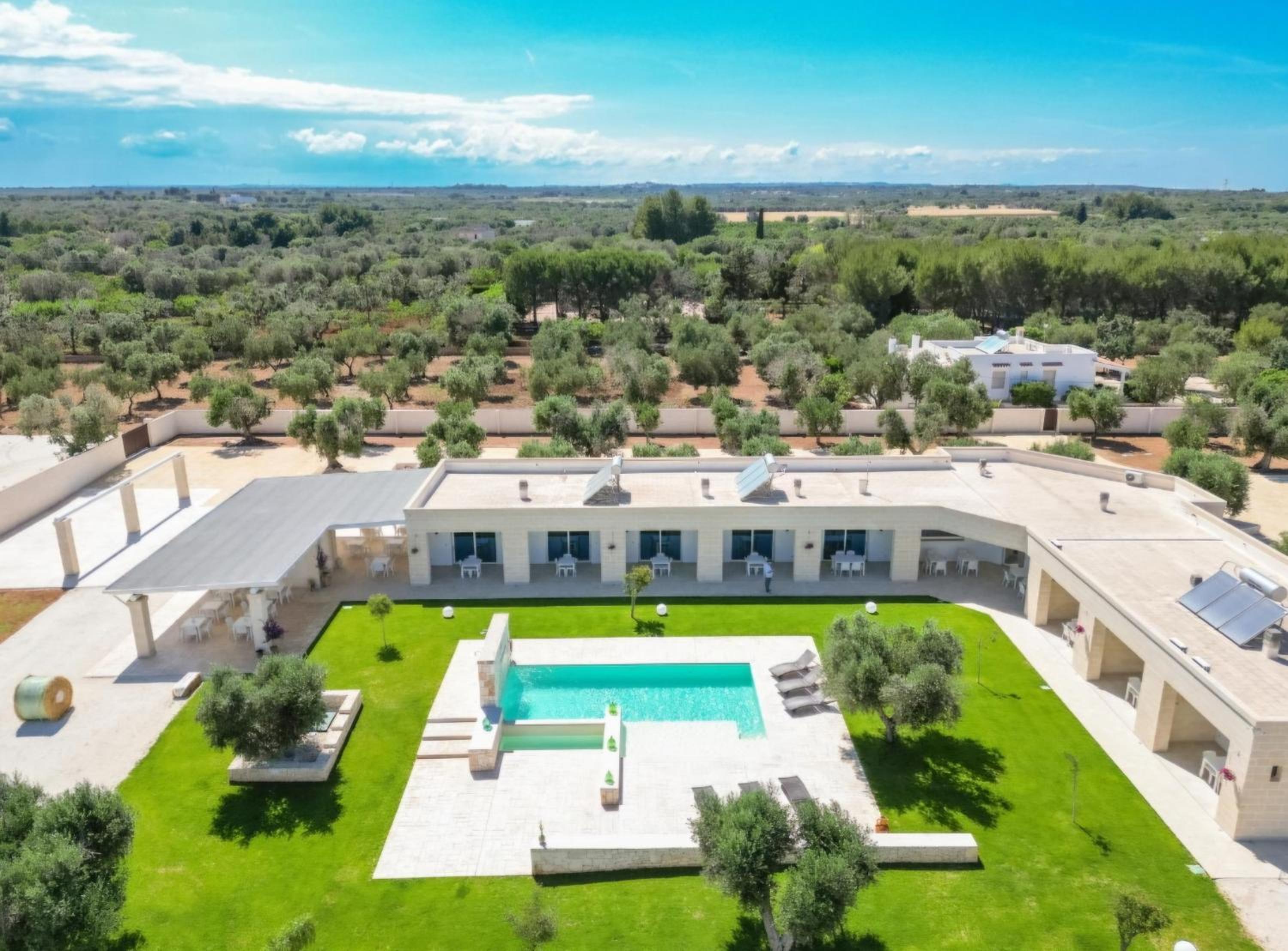Tenuta Sante apartamentos con piscina Serranova