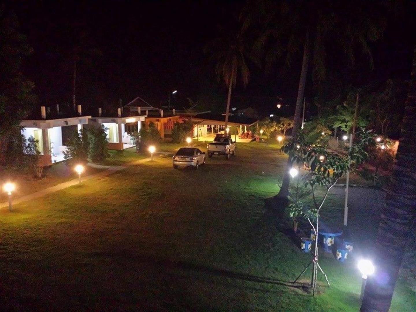 AtMyHomeStay Bangsaphan