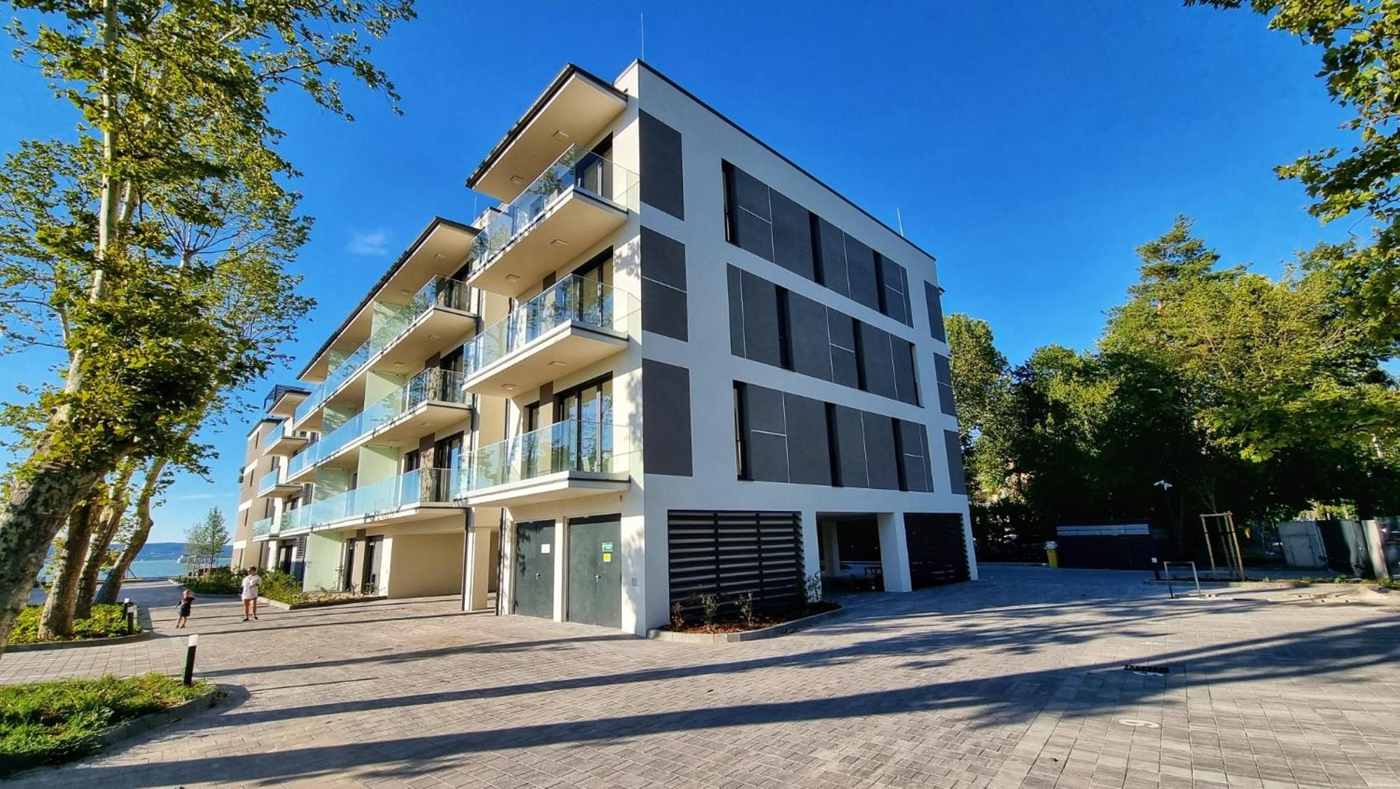 Platán Waterfront Residence