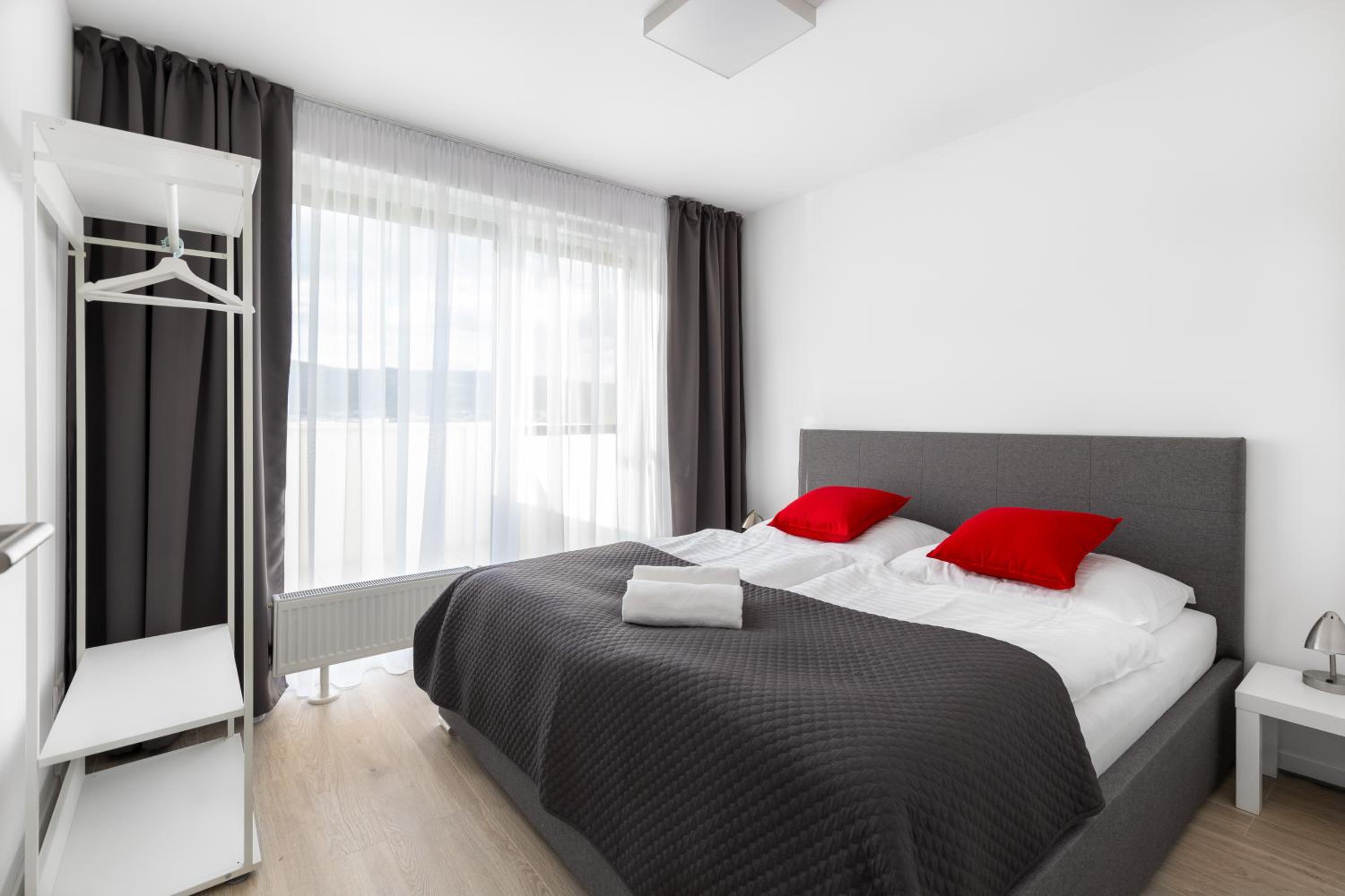 Rendez - big 70m2 Apartment, Fresh New, Parking Included, Air-Conditioned, balcony view 4